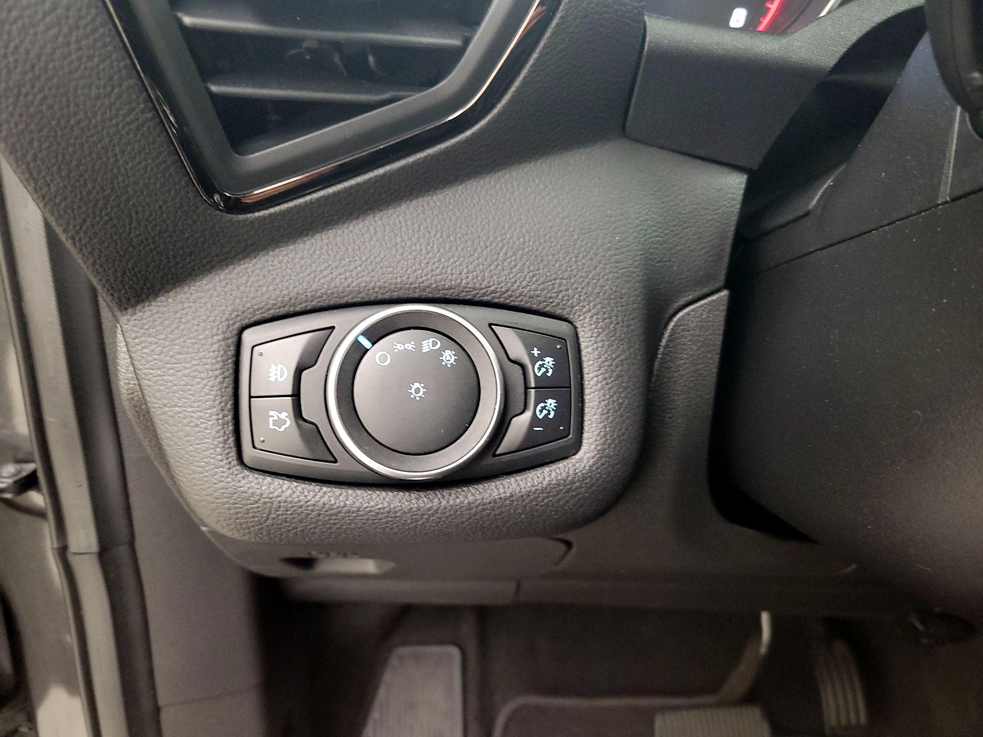 Thumbnail: 2016 Ford Escape - 11