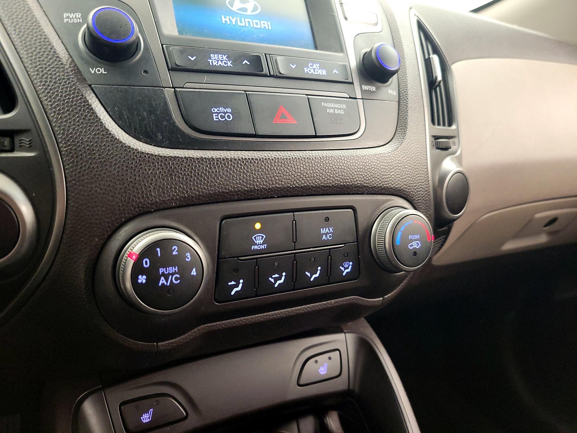 Thumbnail: 2014 Hyundai Tucson - 16