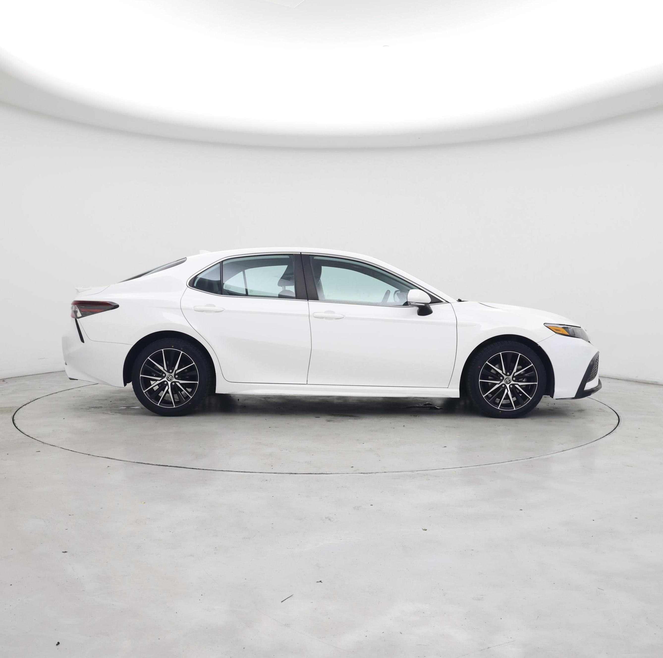 Thumbnail: 2023 Toyota Camry - 7