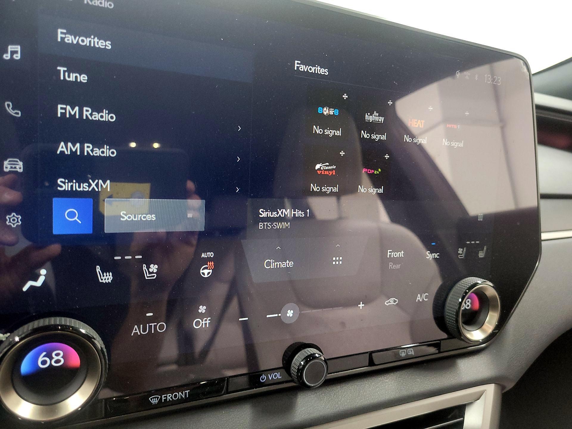 Thumbnail: 2023 Lexus RX - 14