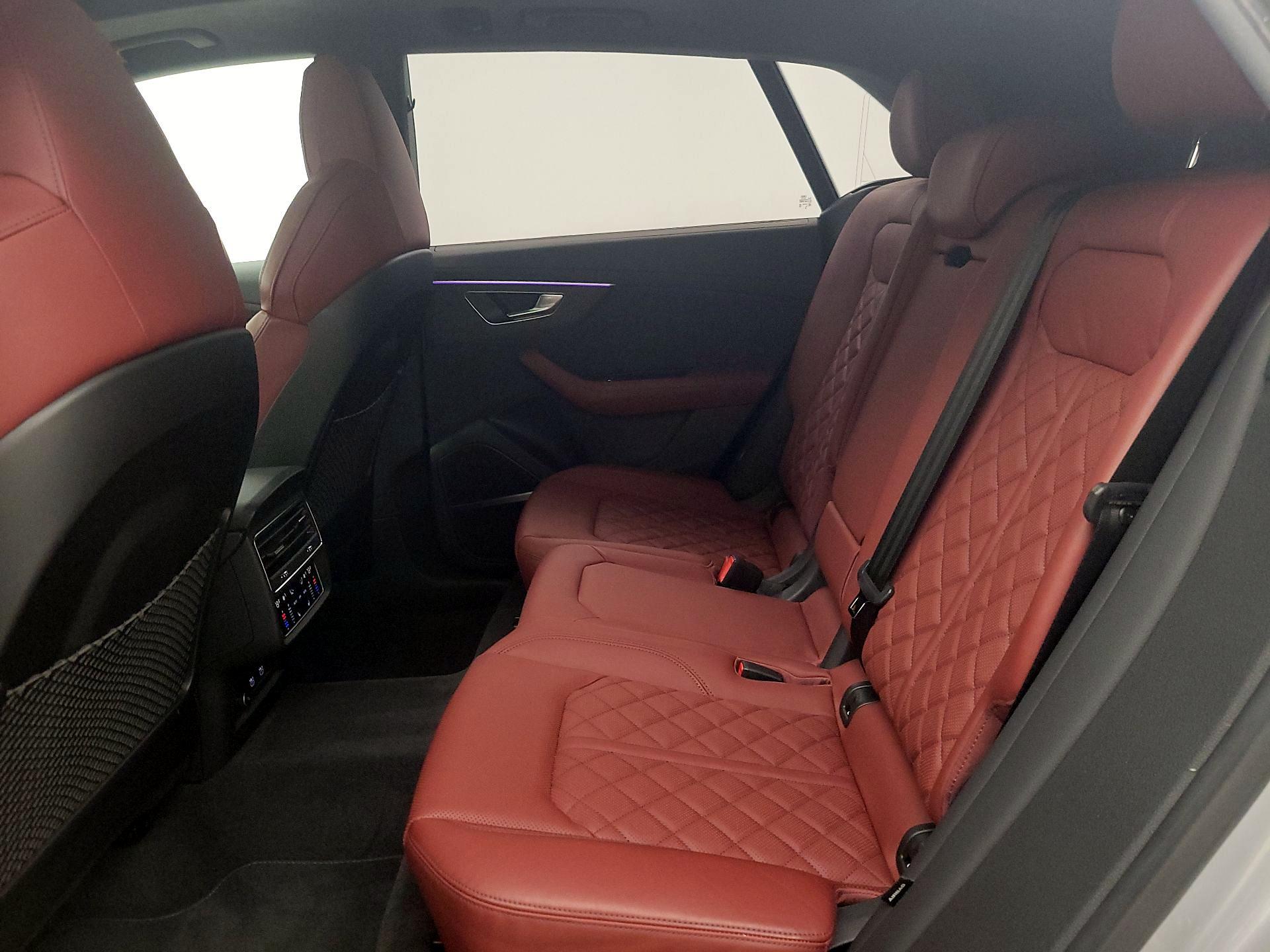 Thumbnail: 2021 Audi SQ8 - 18