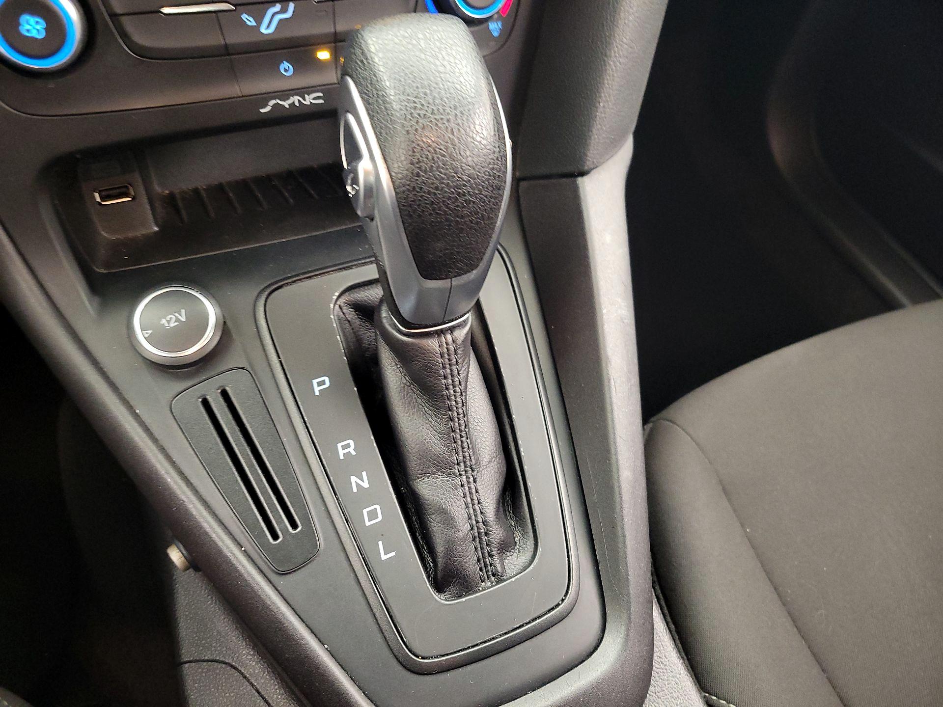 Thumbnail: 2015 Ford Focus - 17