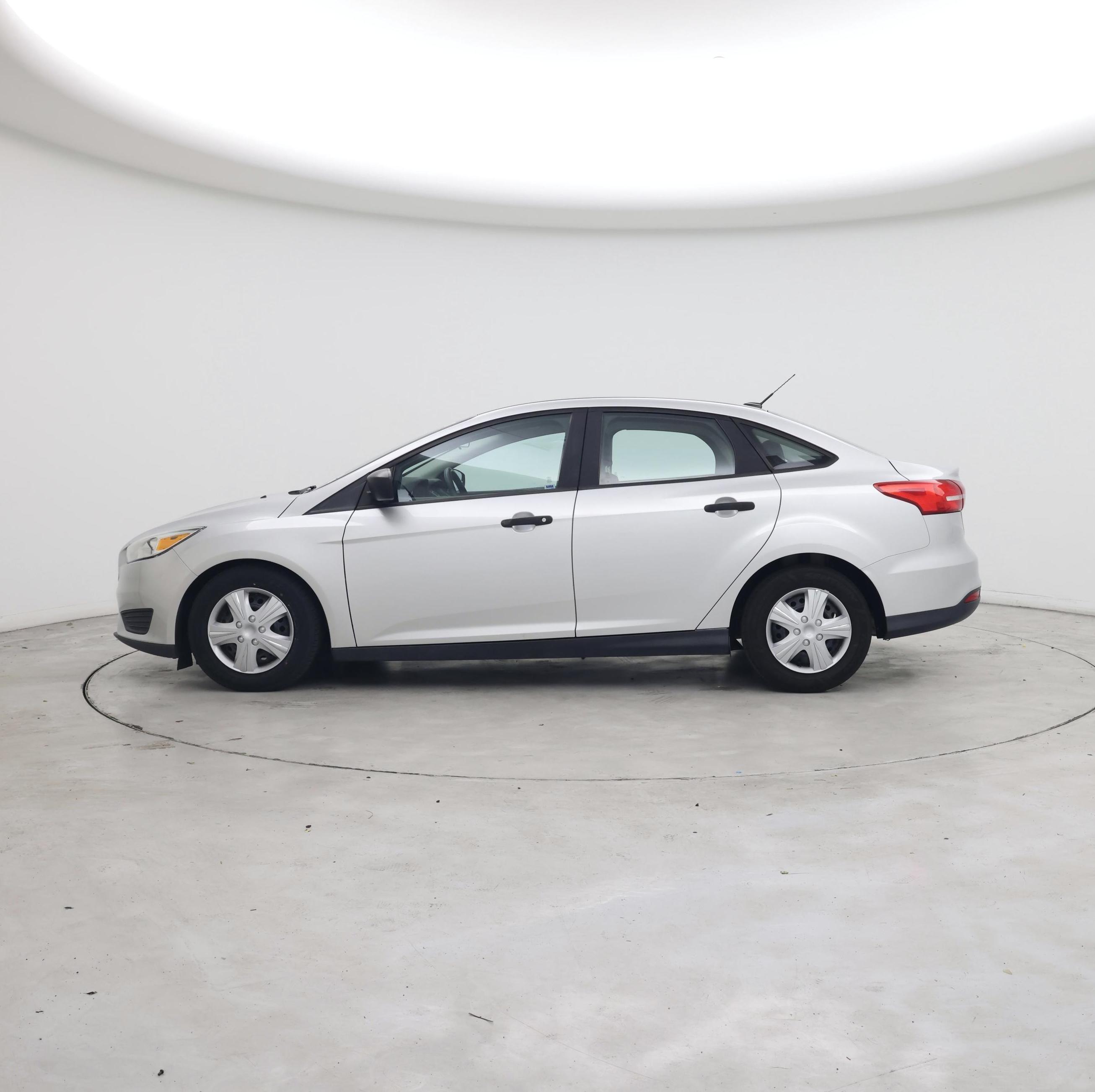 Thumbnail: 2015 Ford Focus - 3
