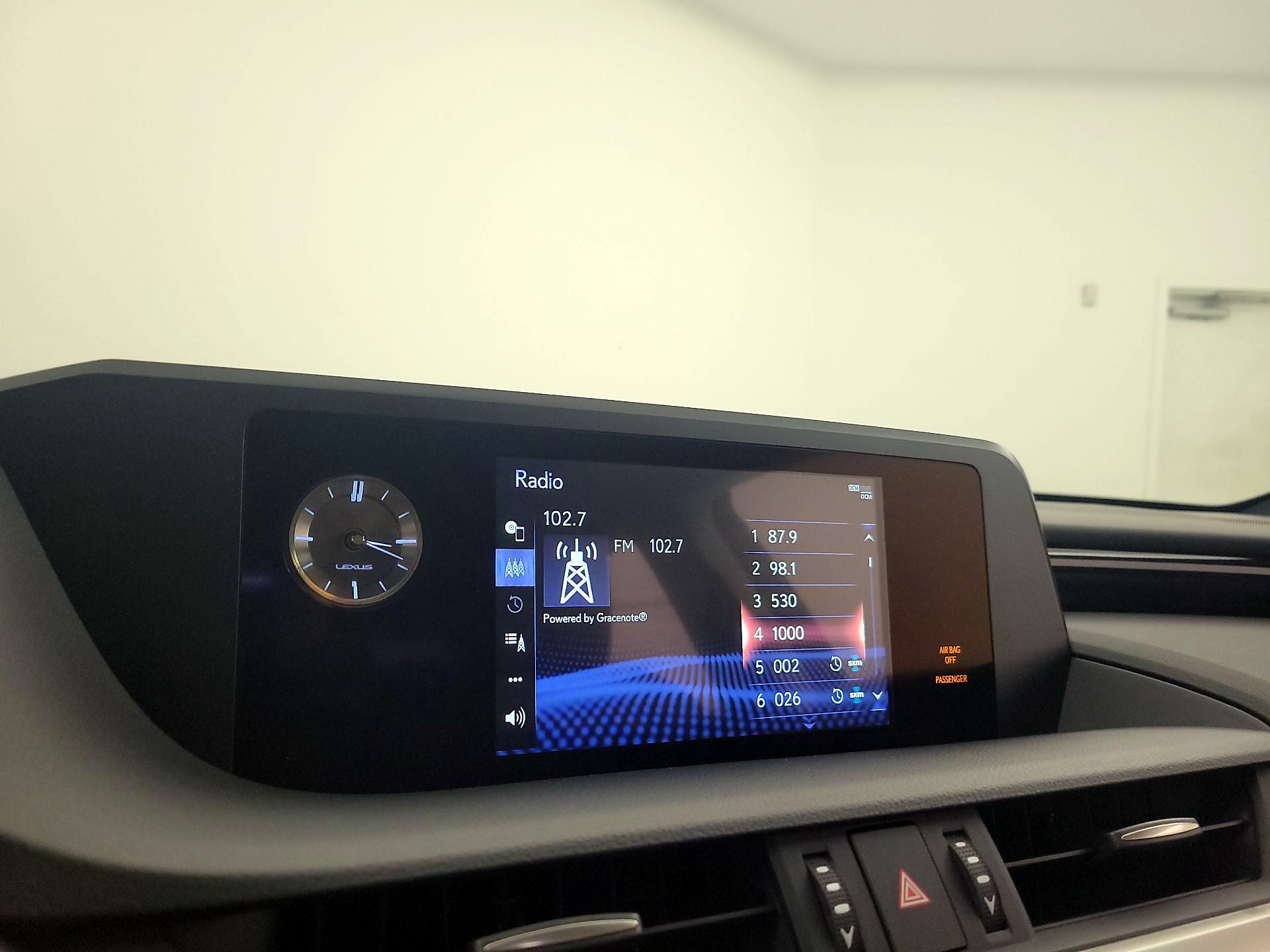 Thumbnail: 2021 Lexus ES - 15