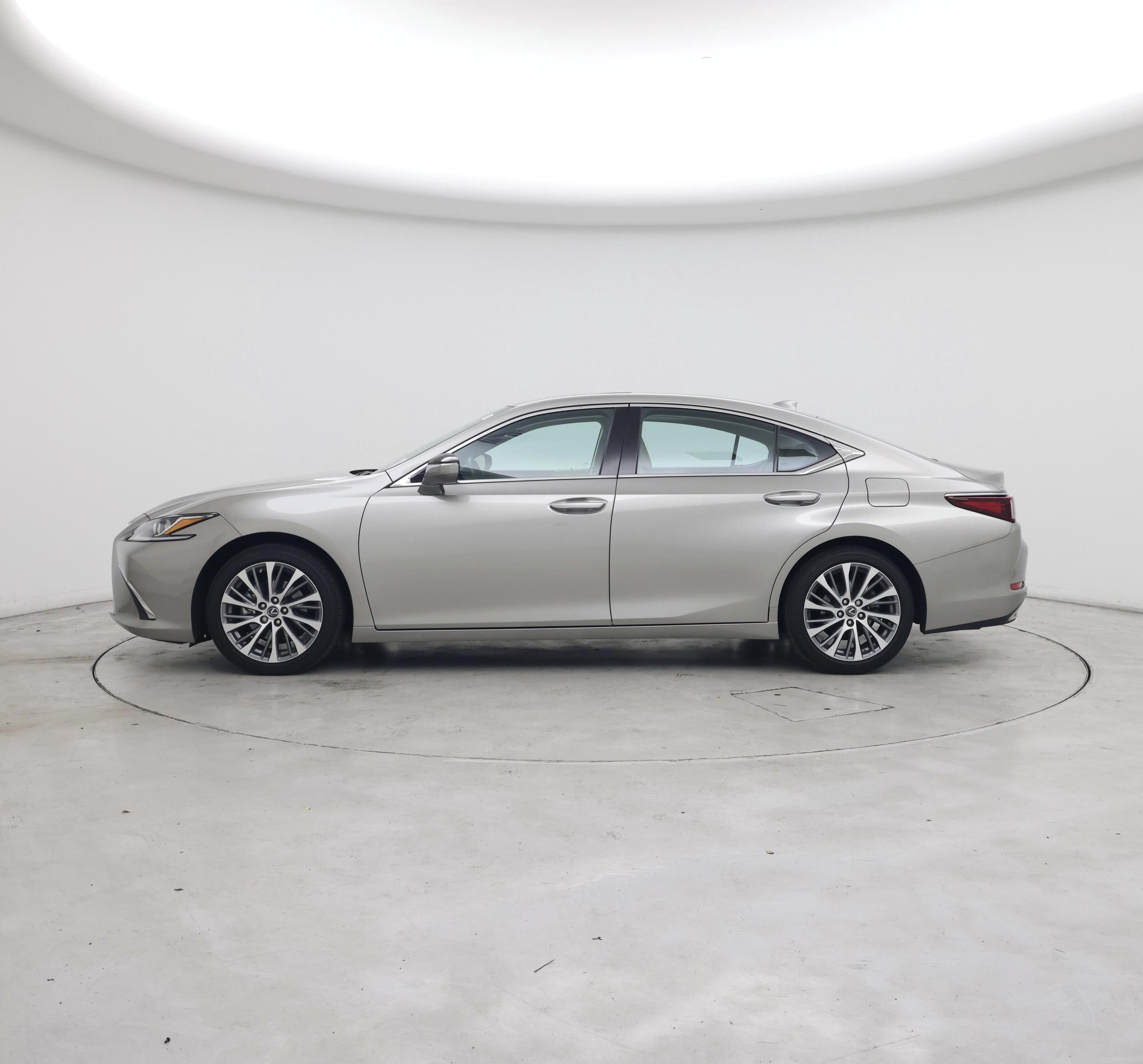 Thumbnail: 2021 Lexus ES - 3