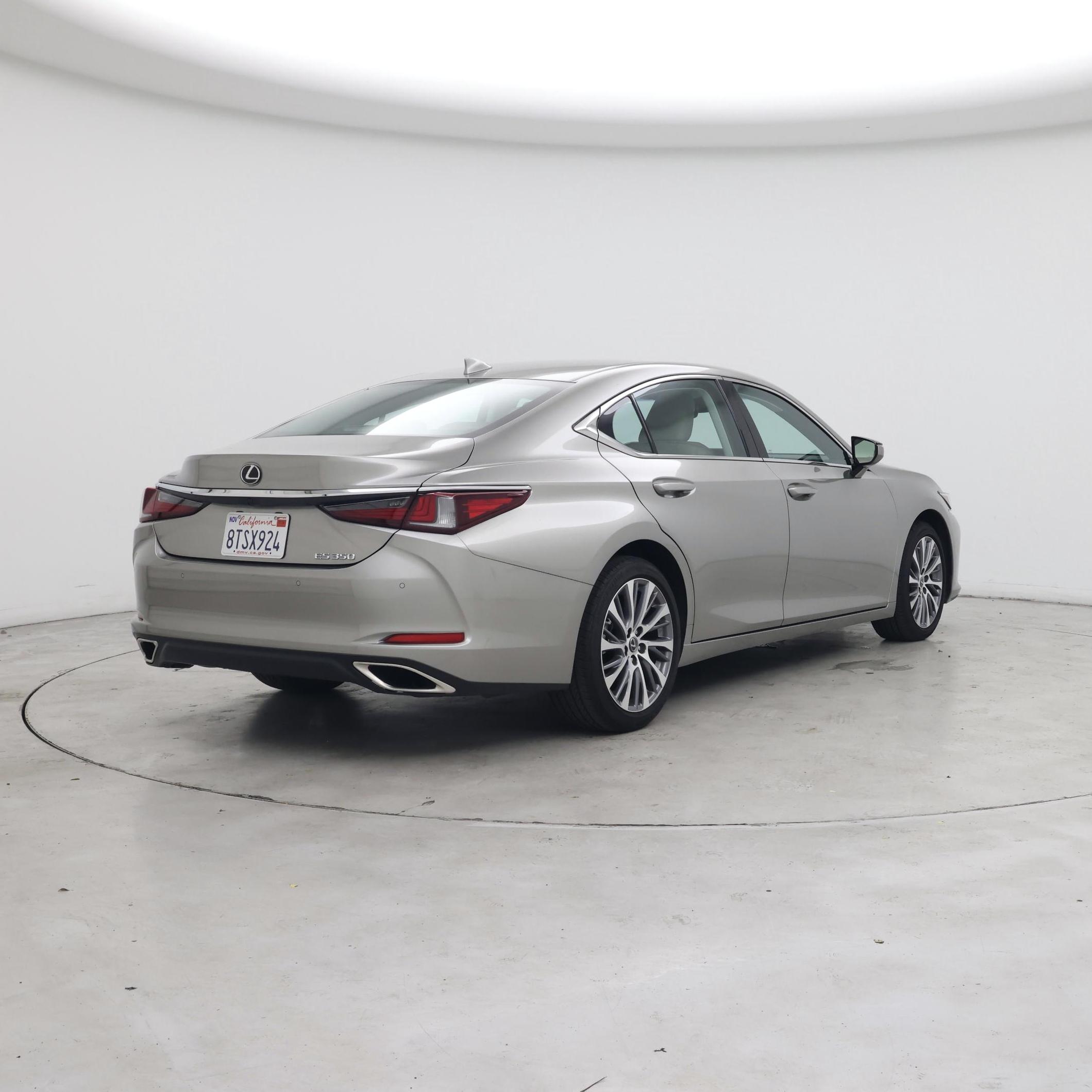 Thumbnail: 2021 Lexus ES - 8