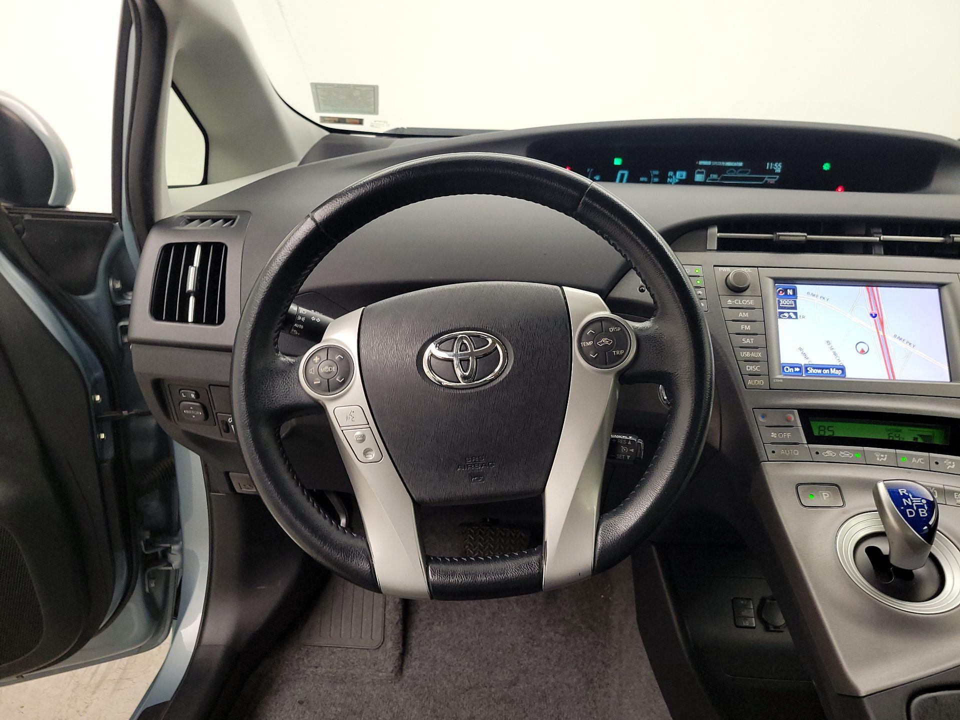 Thumbnail: 2014 Toyota Prius - 10