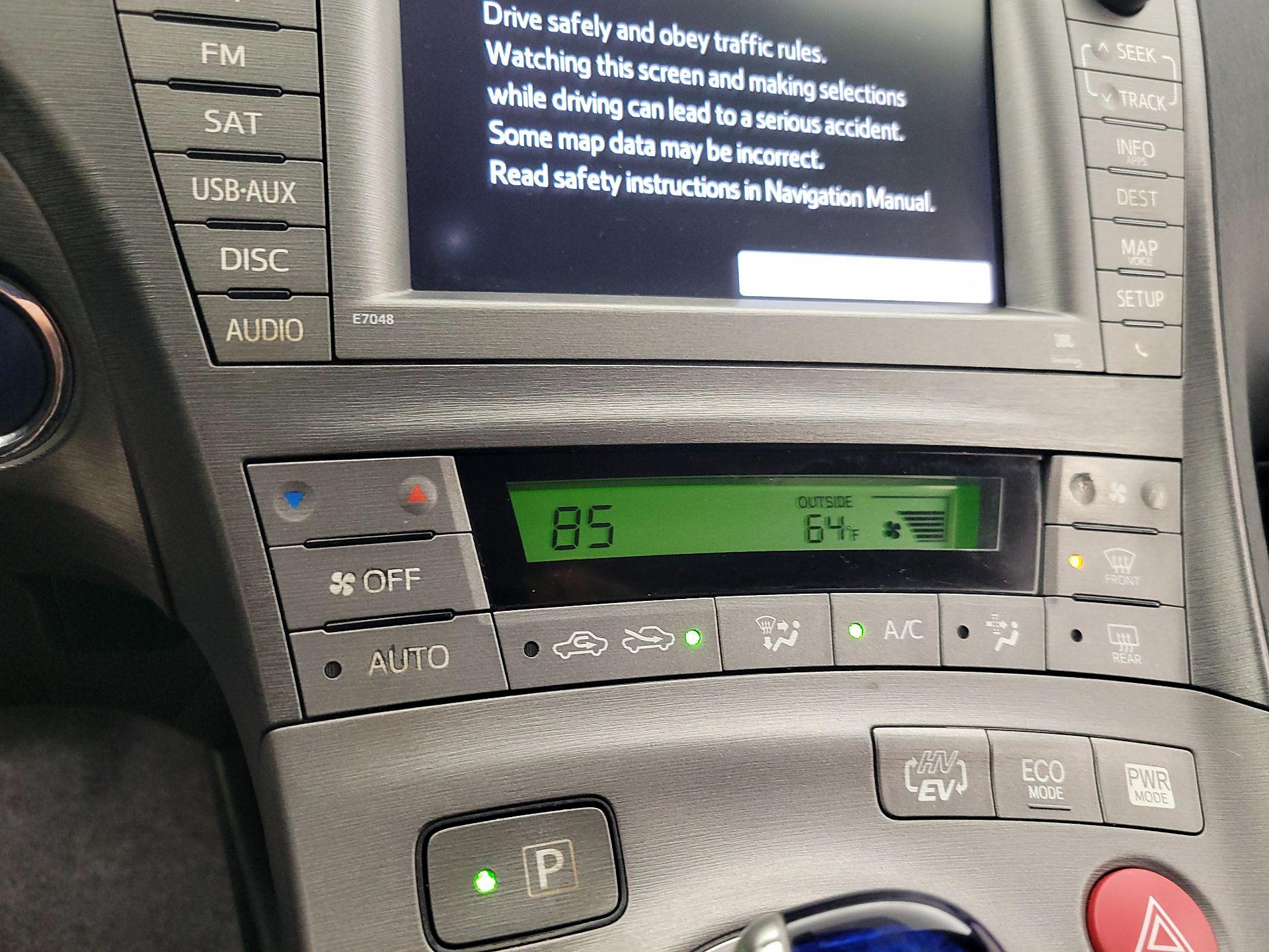 Thumbnail: 2014 Toyota Prius - 17