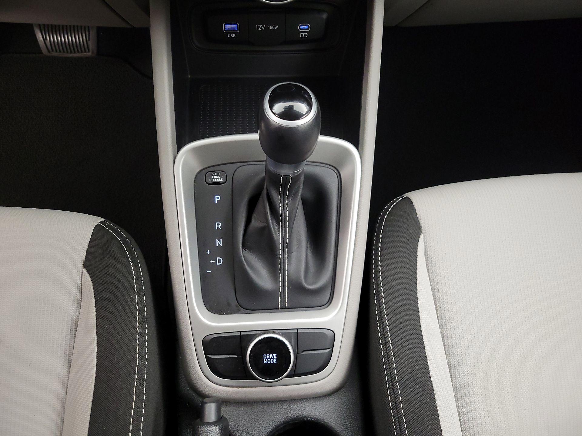 Thumbnail: 2023 Hyundai Venue - 16