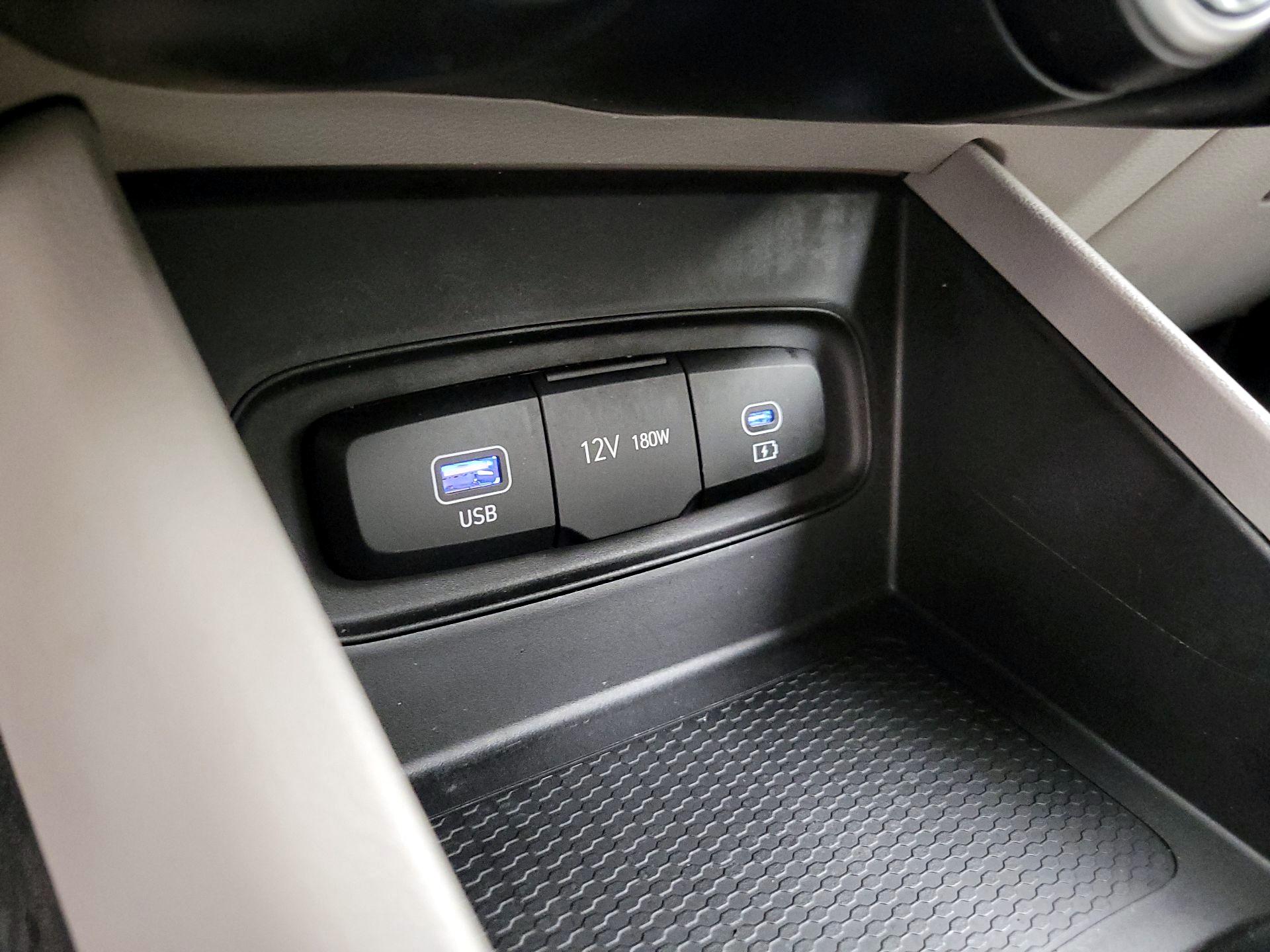 Thumbnail: 2023 Hyundai Venue - 17