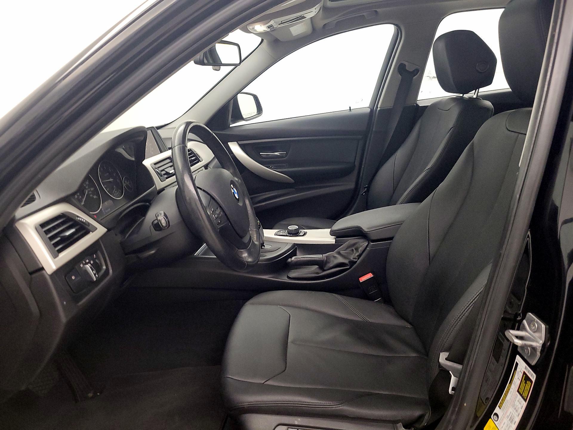 Thumbnail: 2017 BMW 3 Series - 11