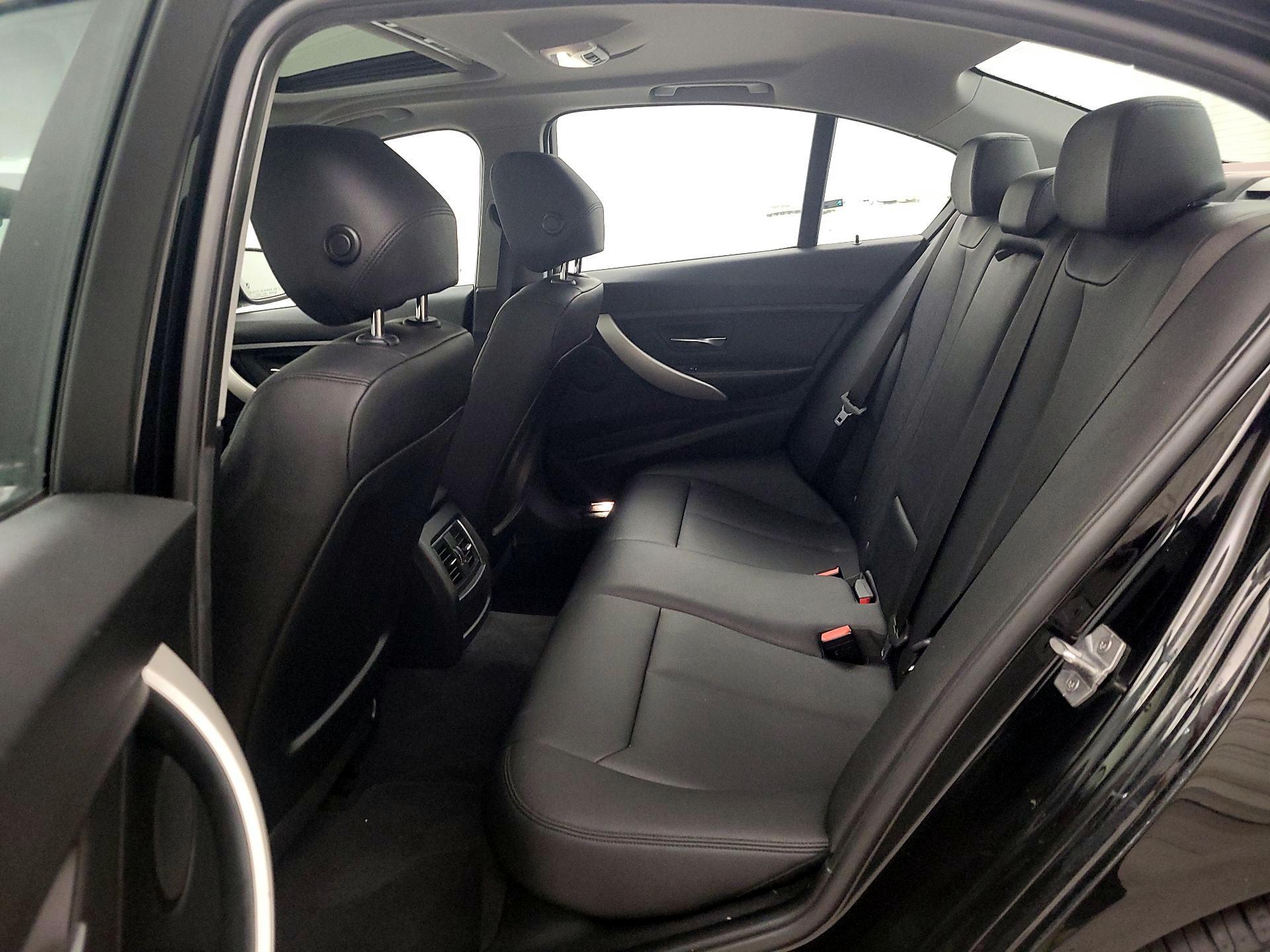 Thumbnail: 2017 BMW 3 Series - 19