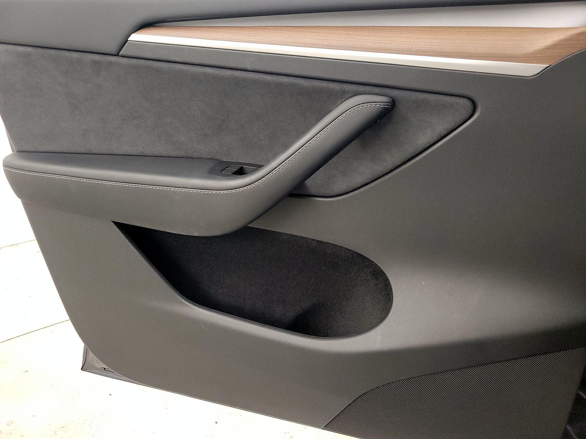 Thumbnail: 2023 Tesla Model Y - 12