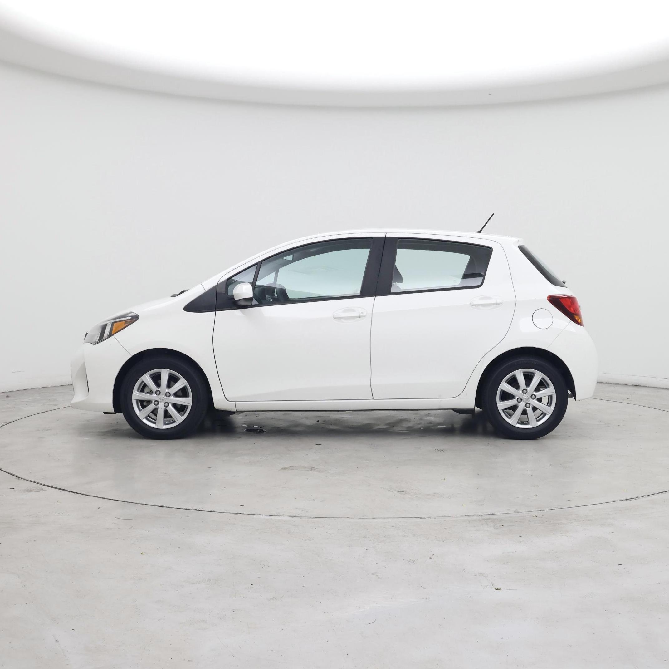 Thumbnail: 2016 Toyota Yaris - 3