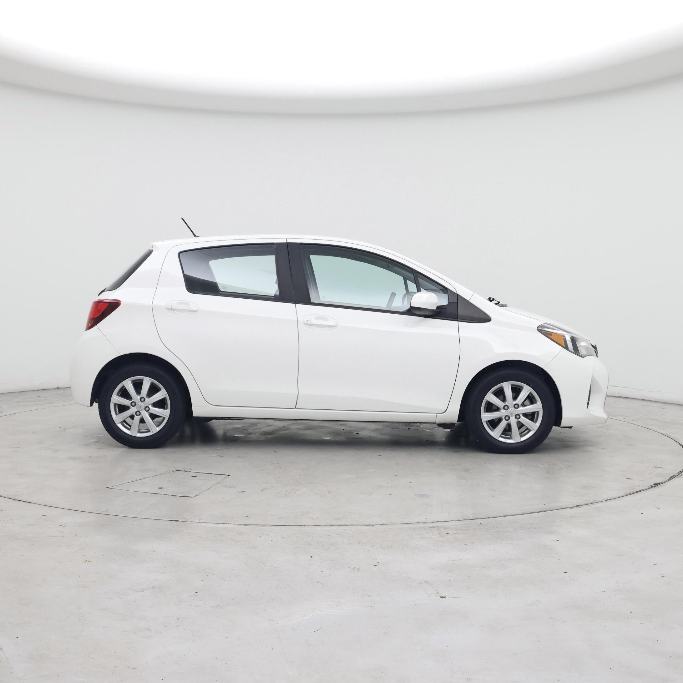 Thumbnail: 2016 Toyota Yaris - 7