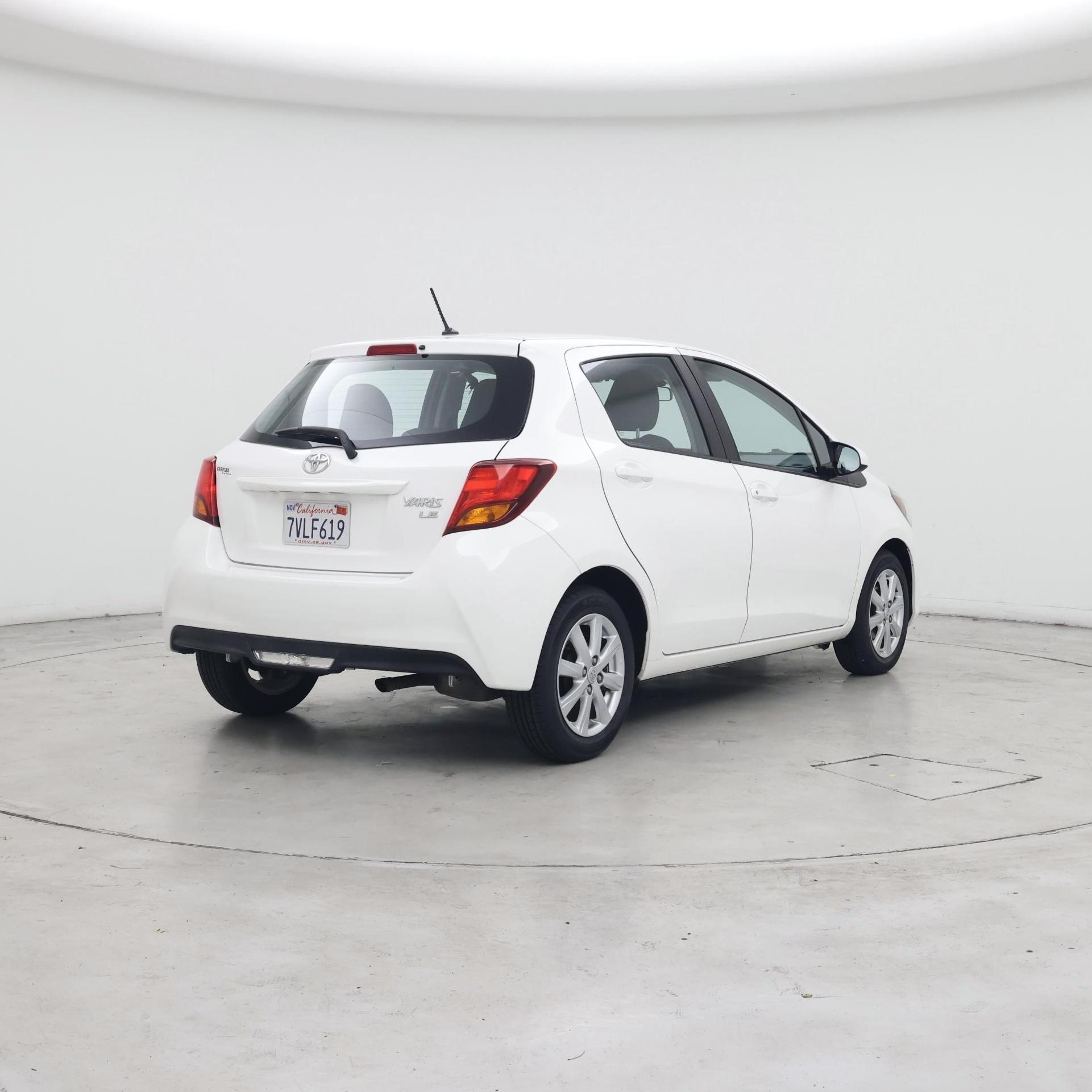 Thumbnail: 2016 Toyota Yaris - 8
