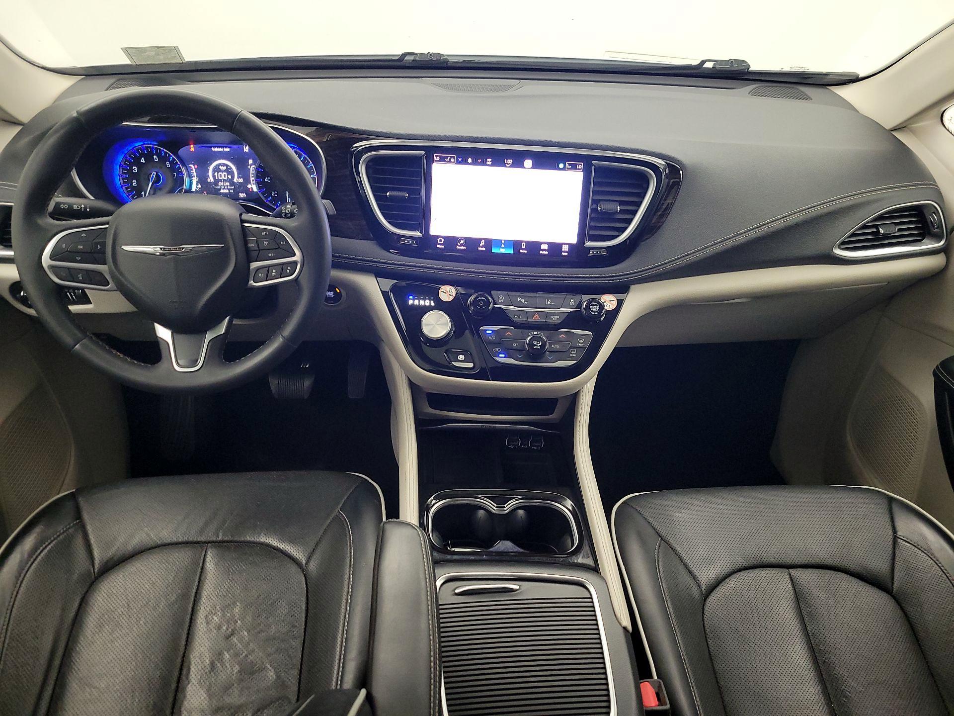 Thumbnail: 2023 Chrysler Pacifica - 9