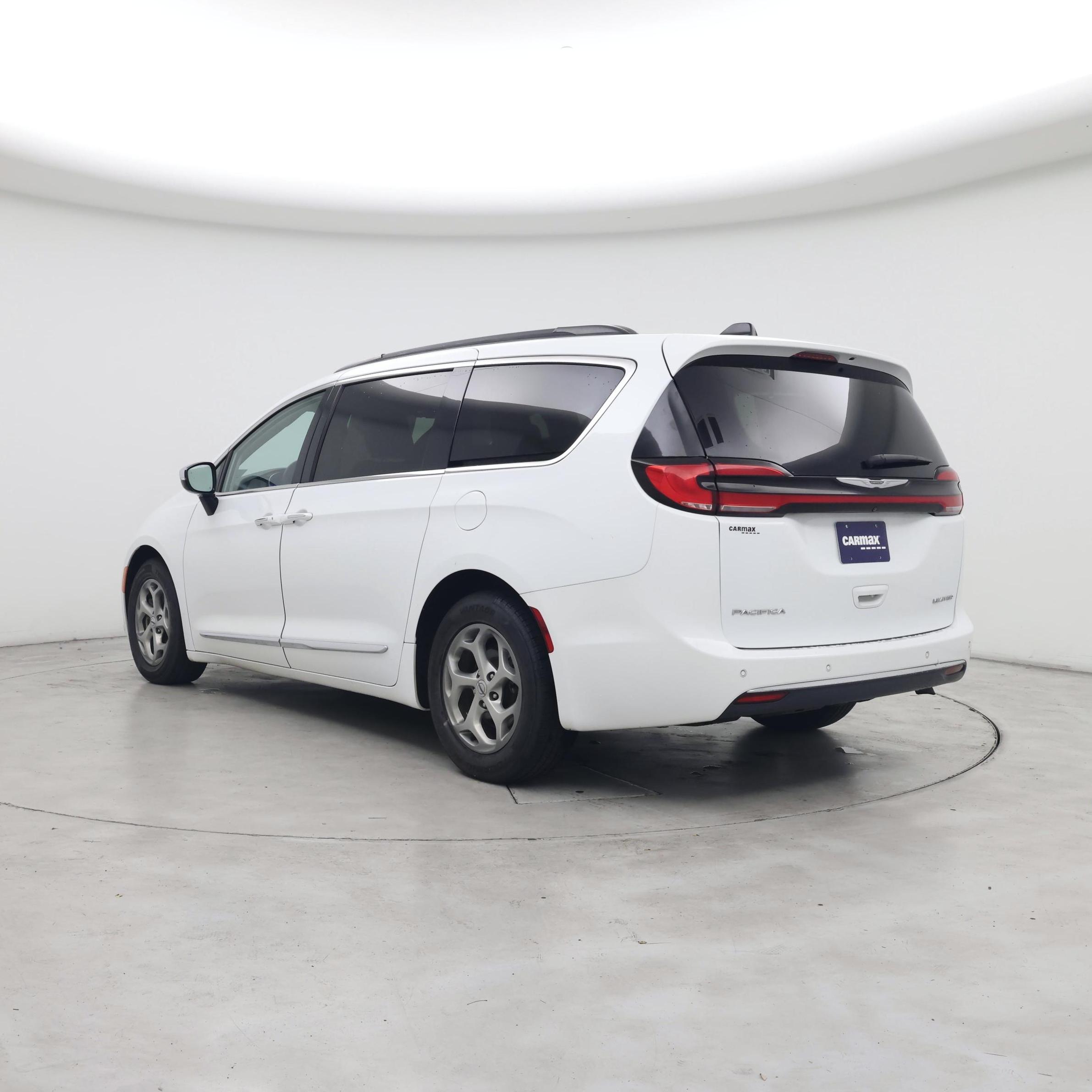 Thumbnail: 2023 Chrysler Pacifica - 2