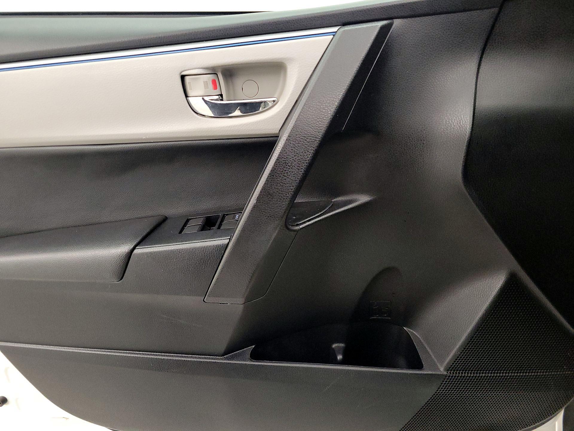 Thumbnail: 2014 Toyota Corolla - 12