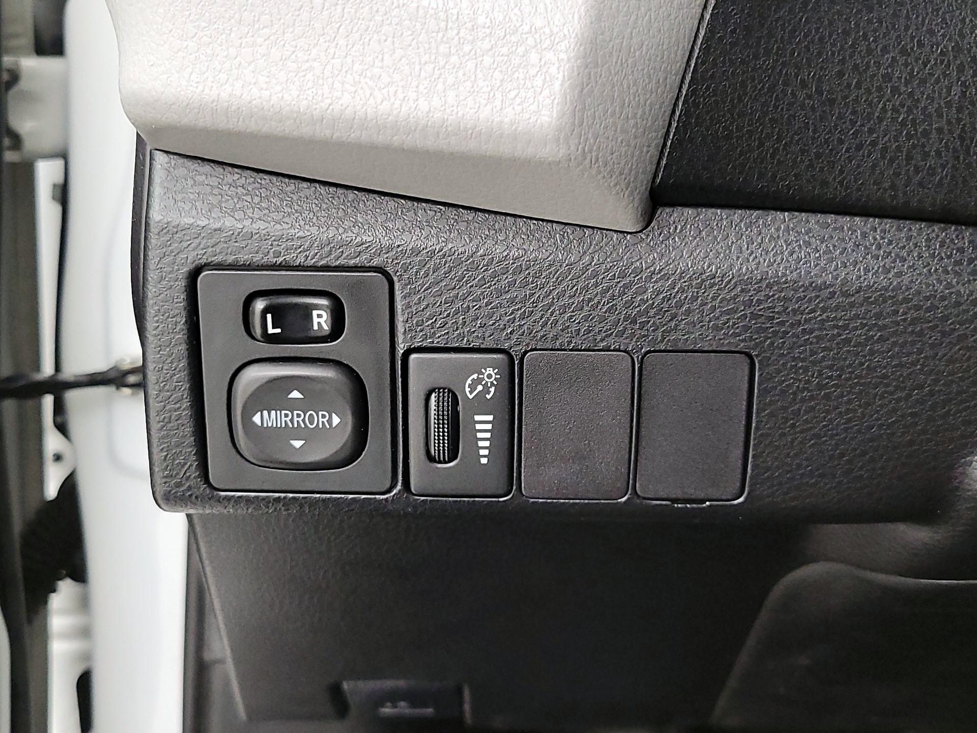 Thumbnail: 2014 Toyota Corolla - 13