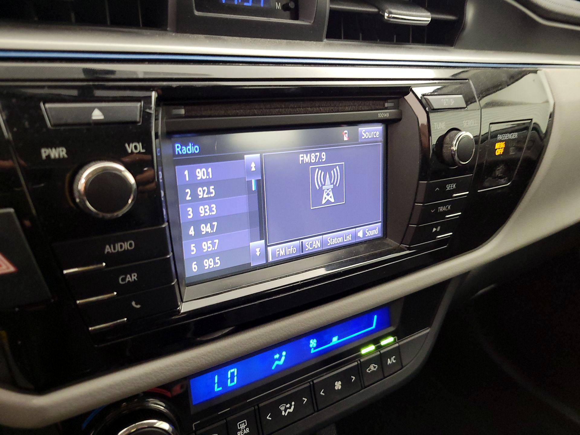 Thumbnail: 2014 Toyota Corolla - 15