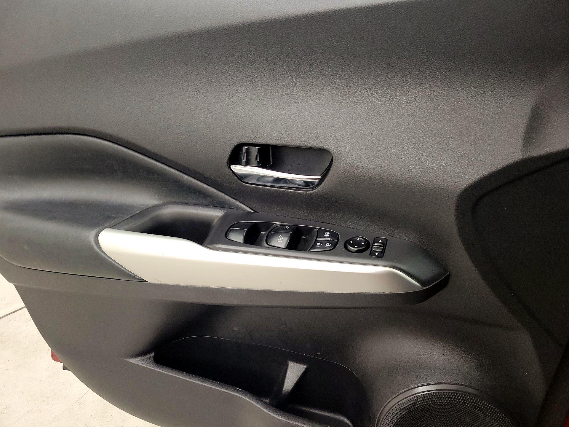 Thumbnail: 2020 Nissan Kicks - 12