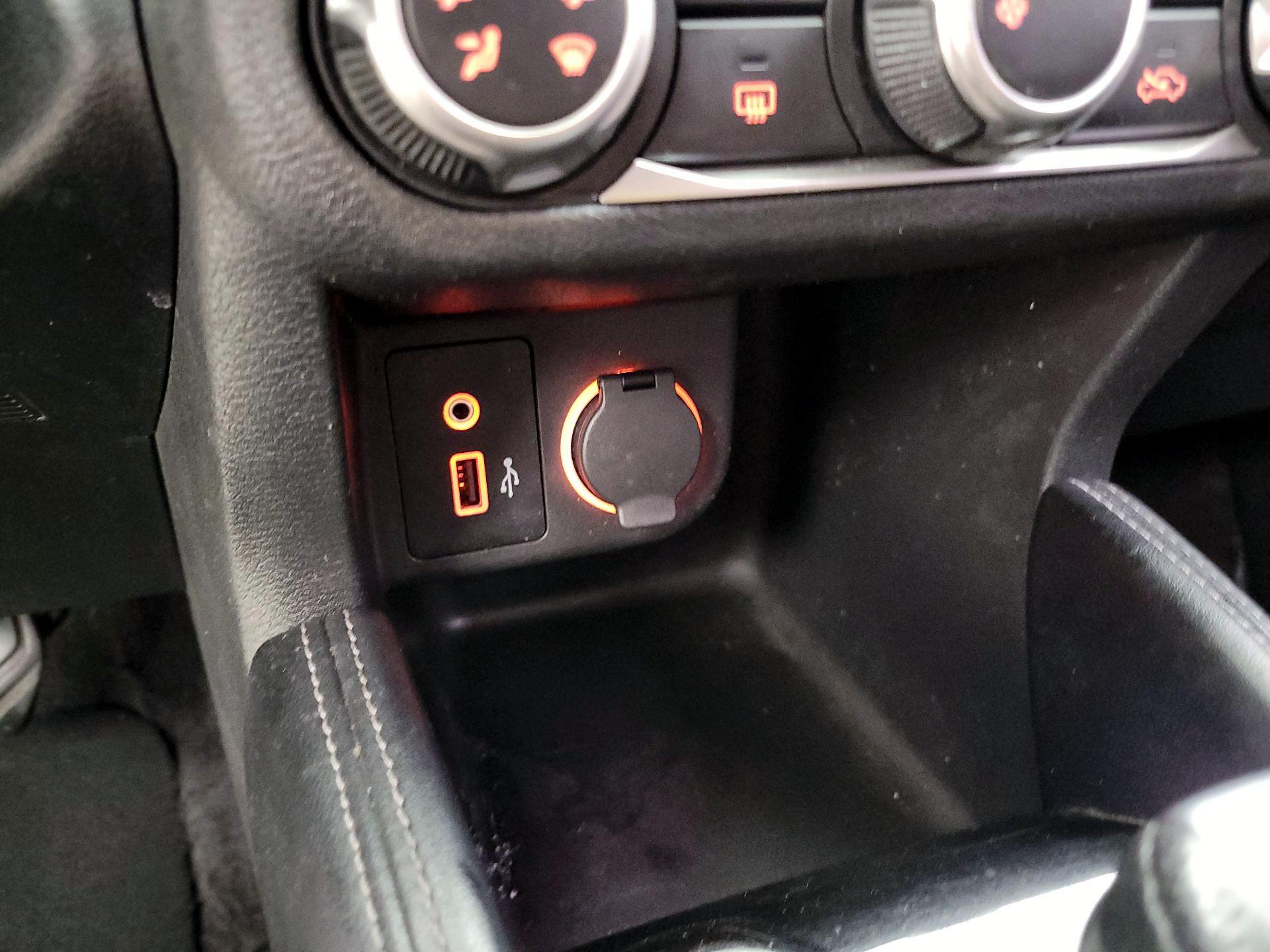 Thumbnail: 2019 Nissan Kicks - 18