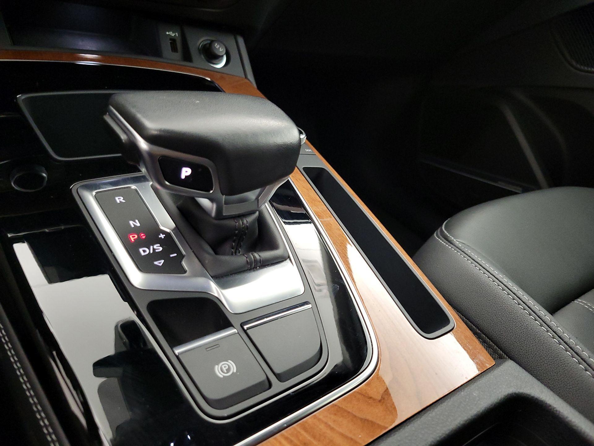 Thumbnail: 2023 Audi Q5 - 17