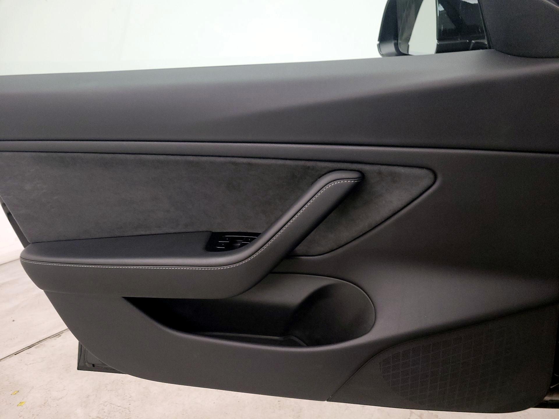 Thumbnail: 2020 Tesla Model 3 - 12