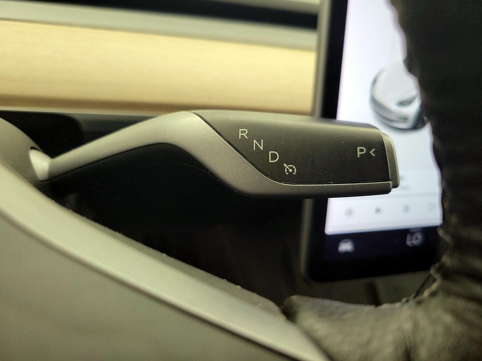 Thumbnail: 2022 Tesla Model 3 - 15