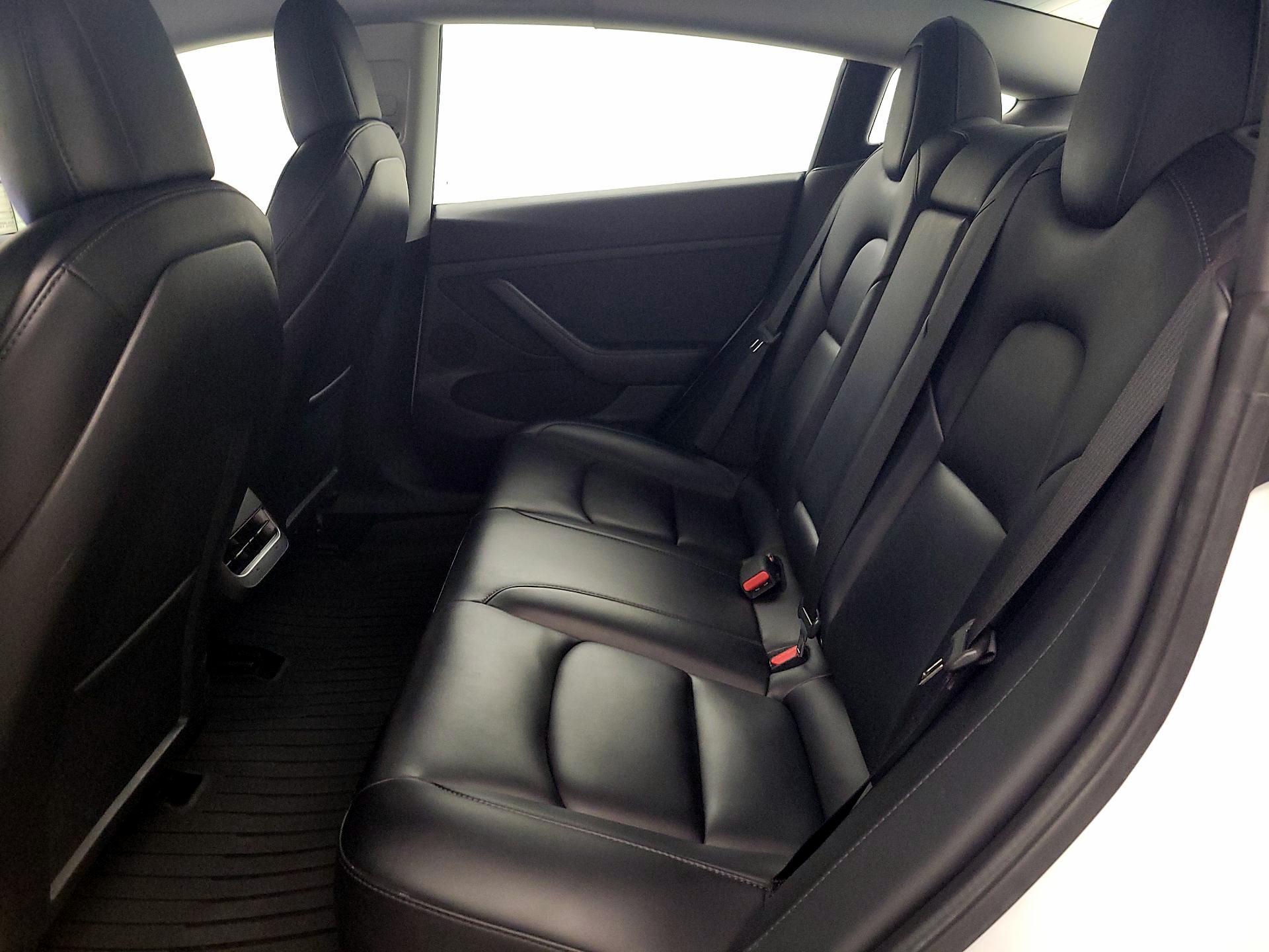 Thumbnail: 2022 Tesla Model 3 - 16