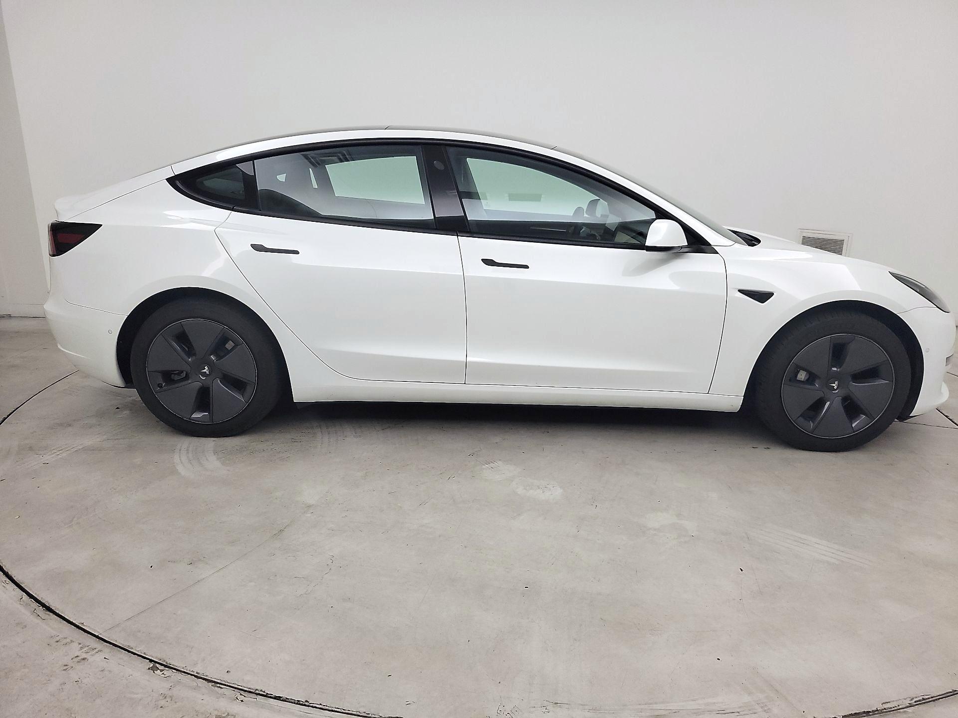 Thumbnail: 2022 Tesla Model 3 - 4