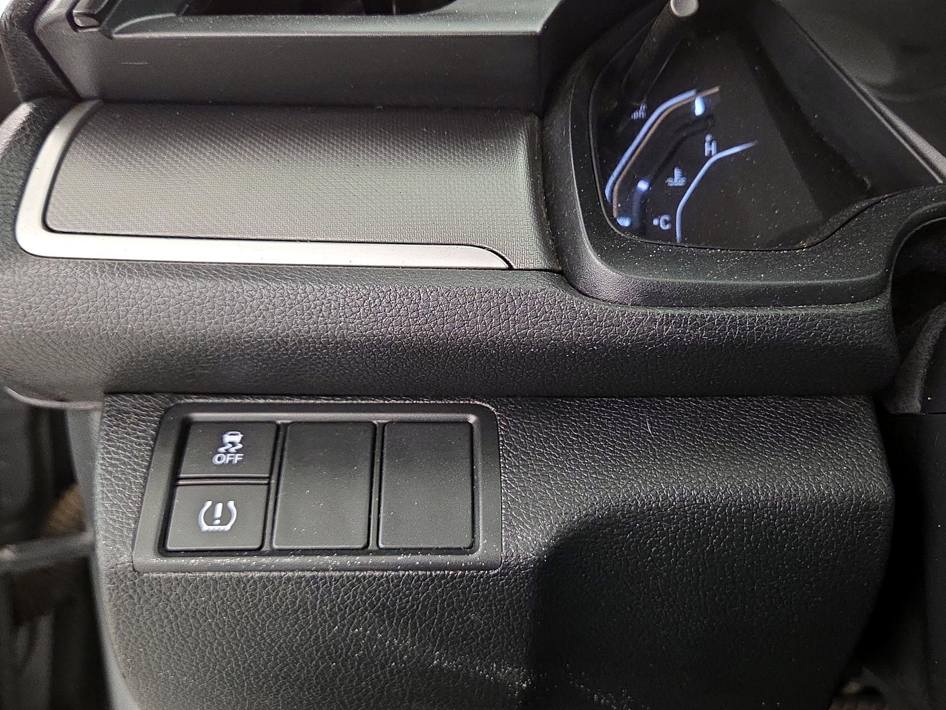 Thumbnail: 2016 Honda Civic - 13
