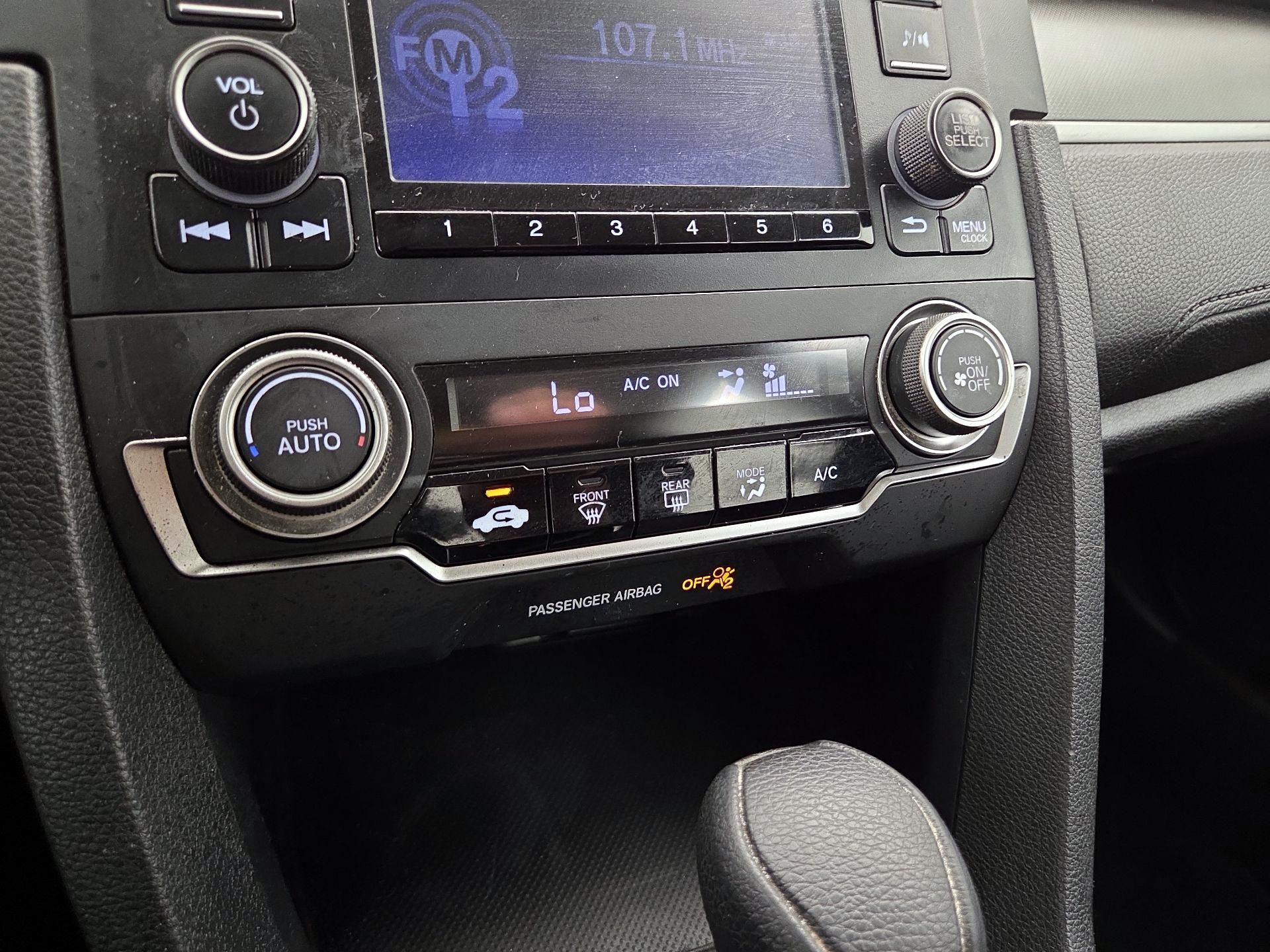 Thumbnail: 2016 Honda Civic - 16