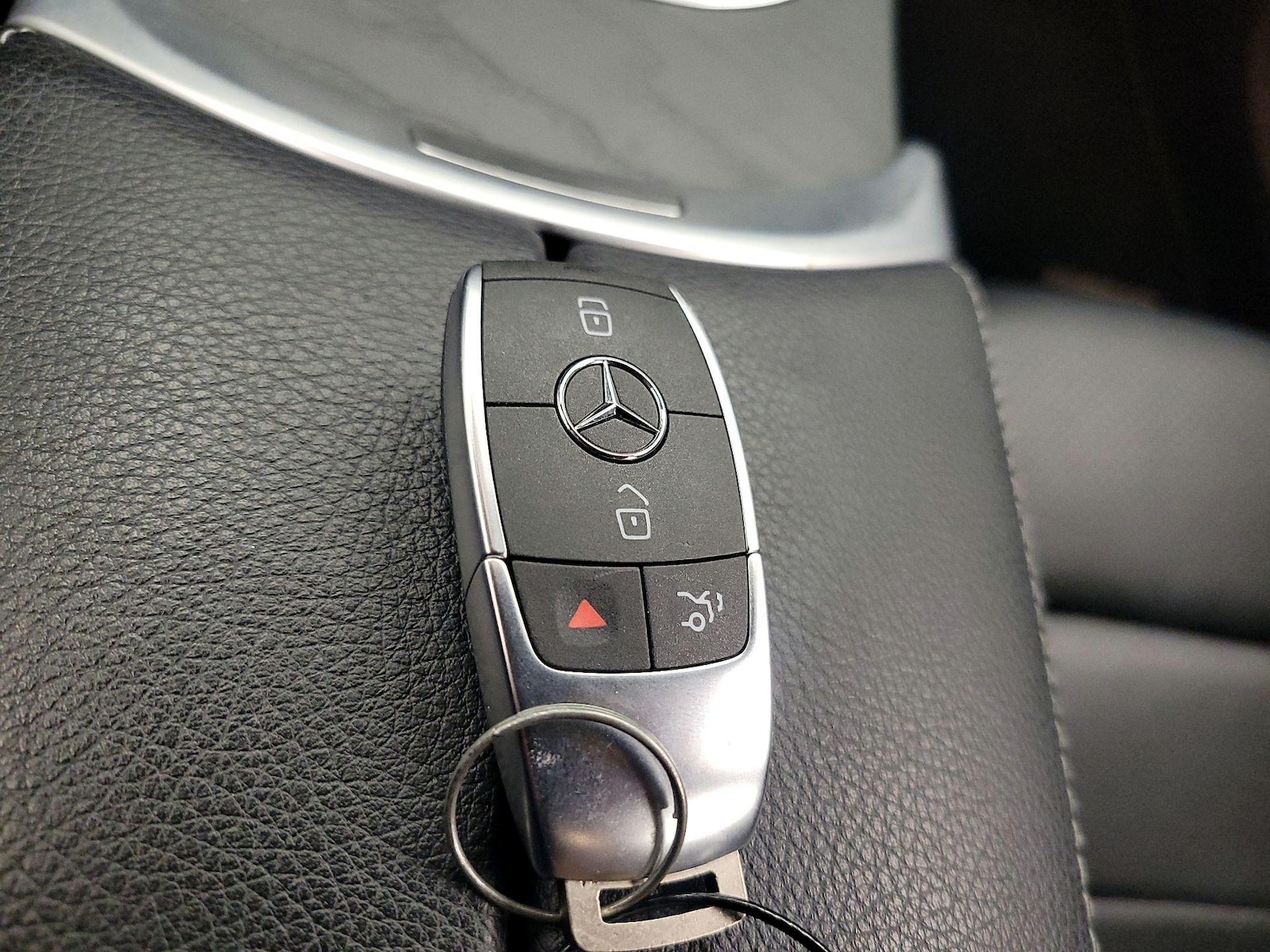 2022 Mercedes-Benz GLC GLC300 - Photo 23