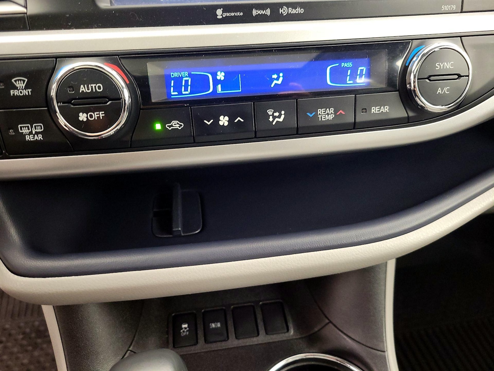 2017 Toyota Highlander XLE - Photo 17