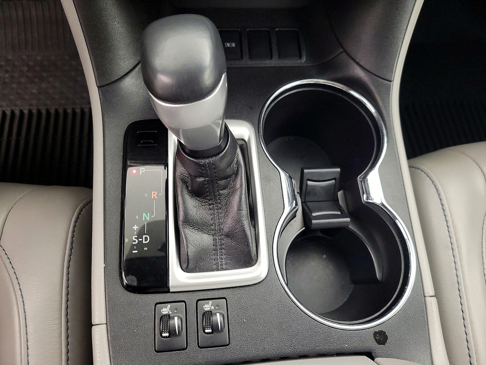 2017 Toyota Highlander XLE - Photo 18