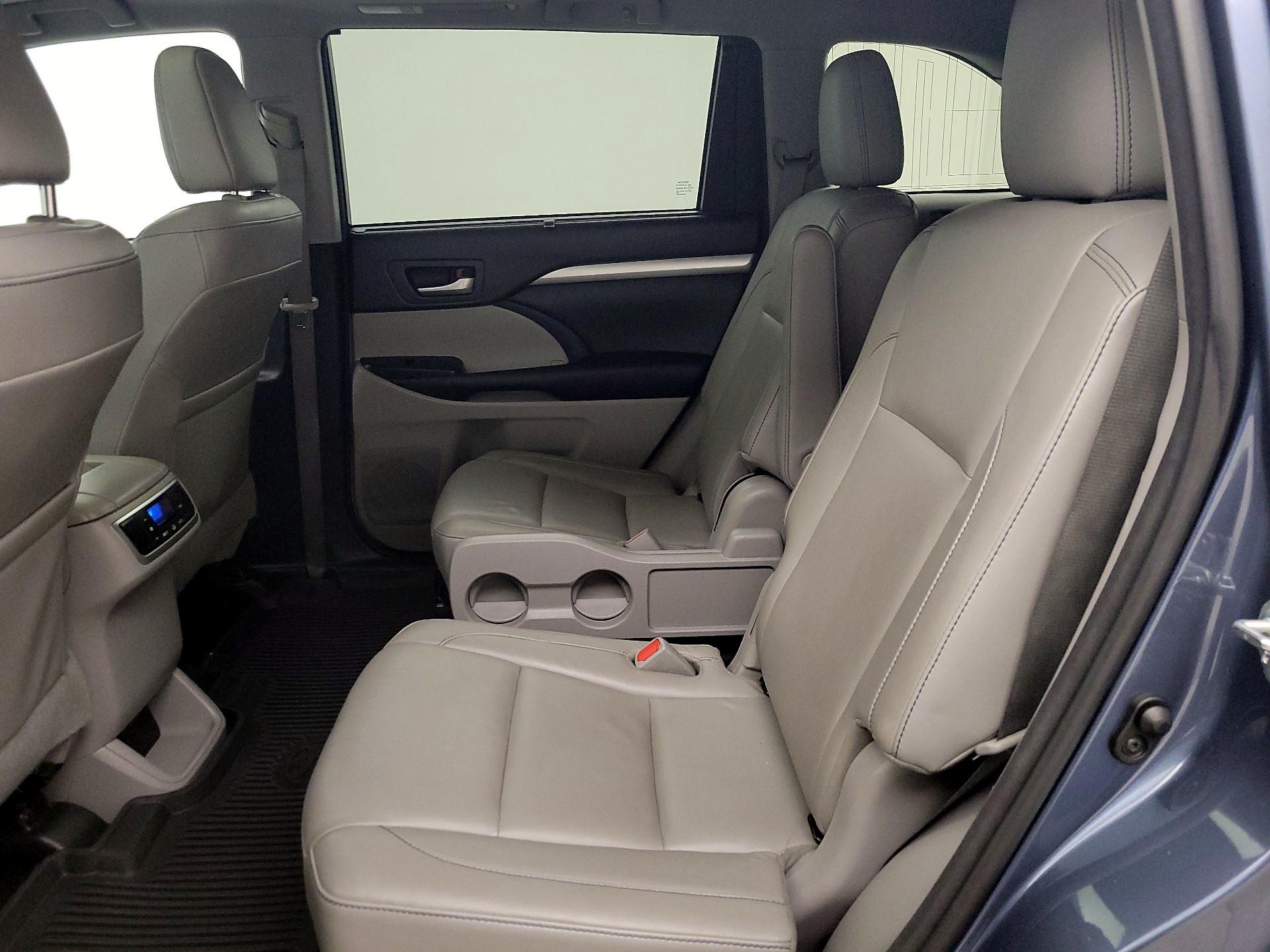 Thumbnail: 2017 Toyota Highlander - 20
