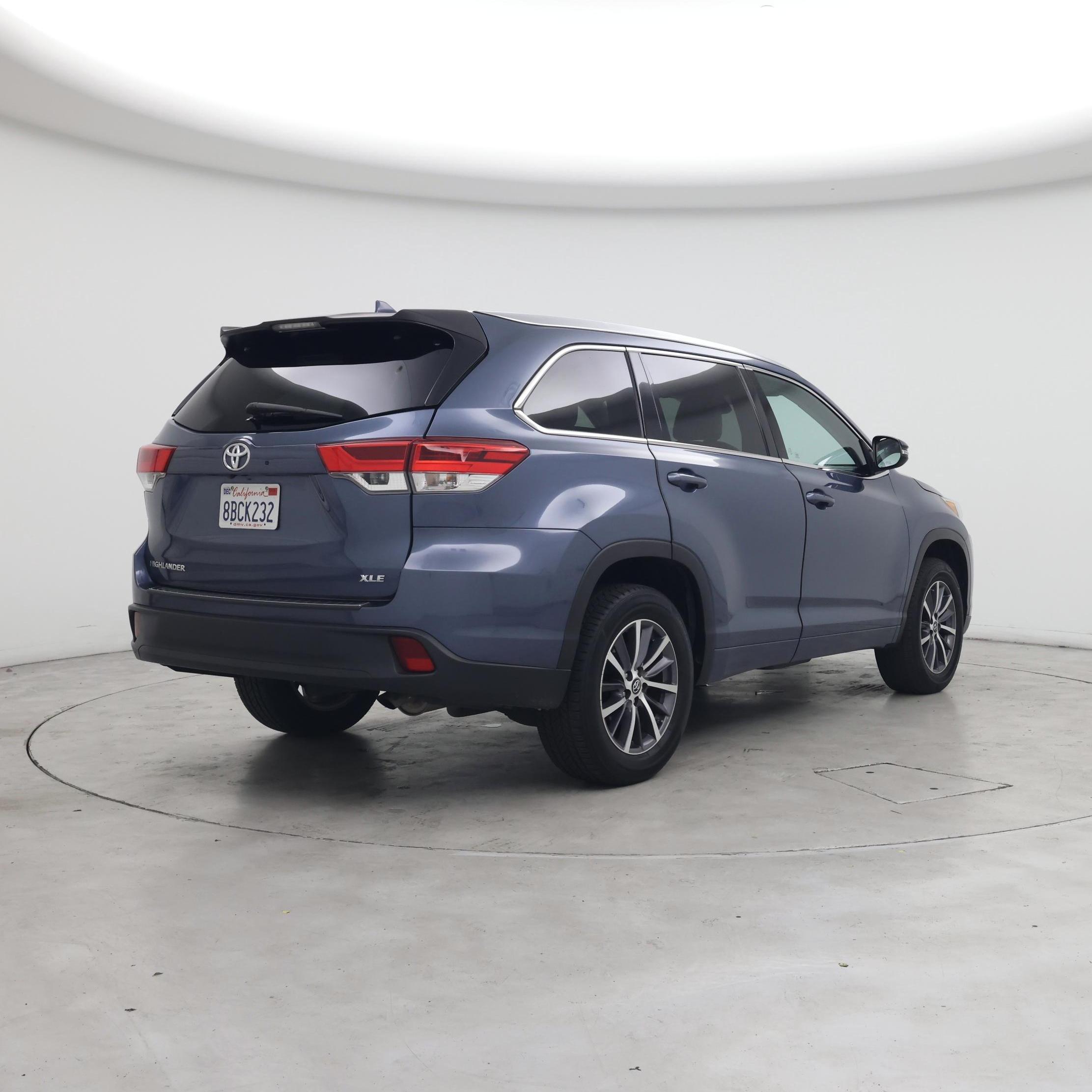 Thumbnail: 2017 Toyota Highlander - 8