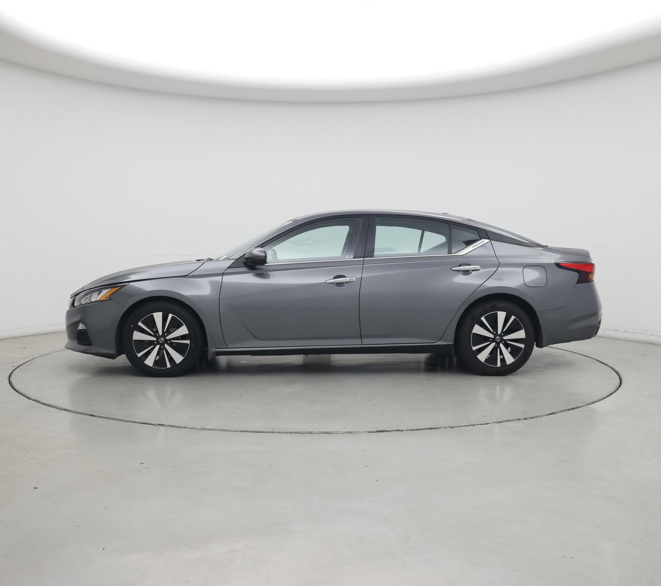 Thumbnail: 2022 Nissan Altima - 3