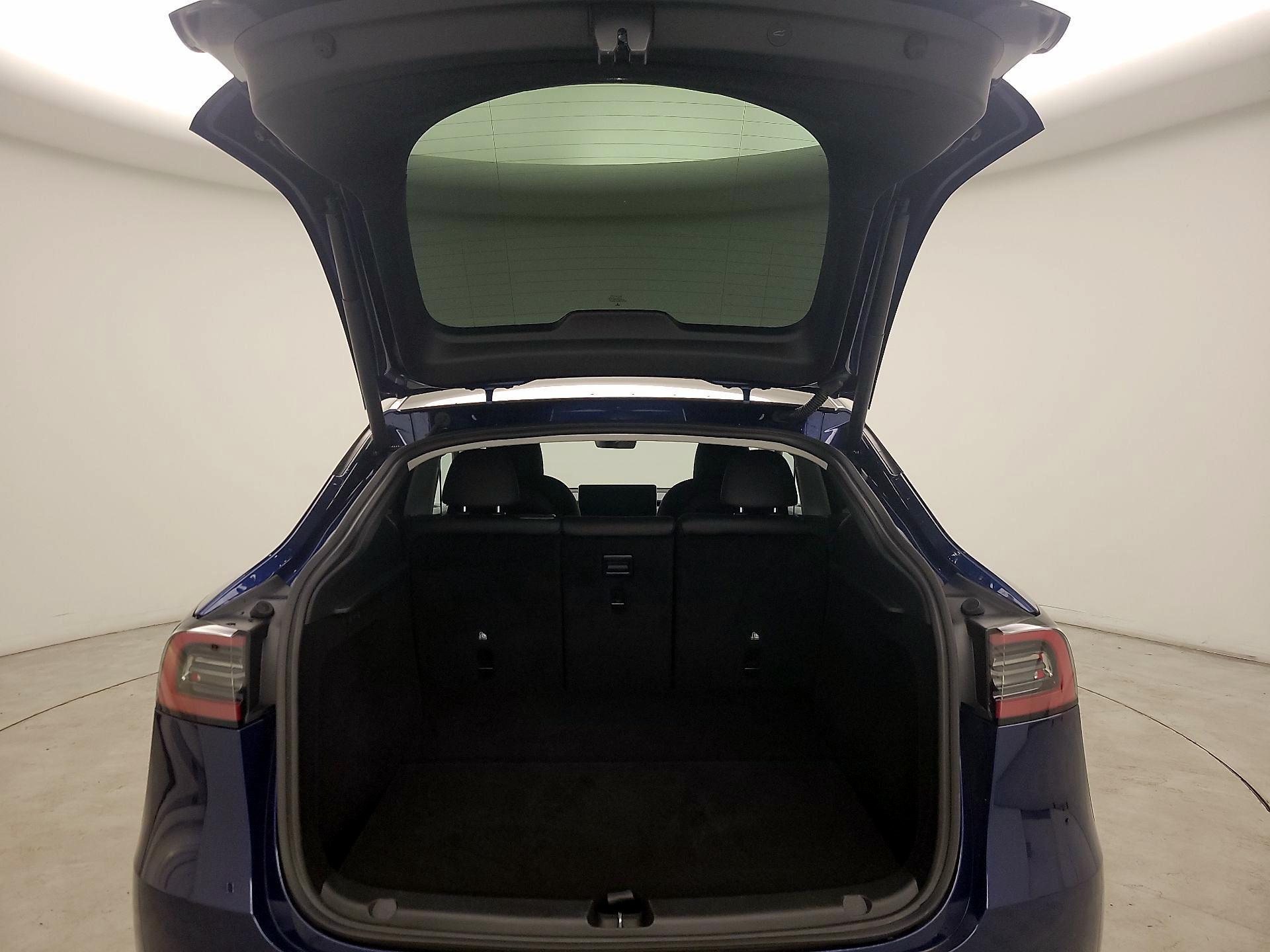 Thumbnail: 2025 Tesla Model Y - 17