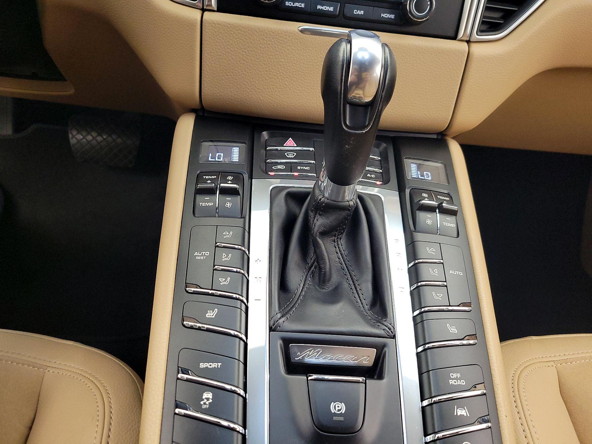 Thumbnail: 2018 Porsche Macan - 17
