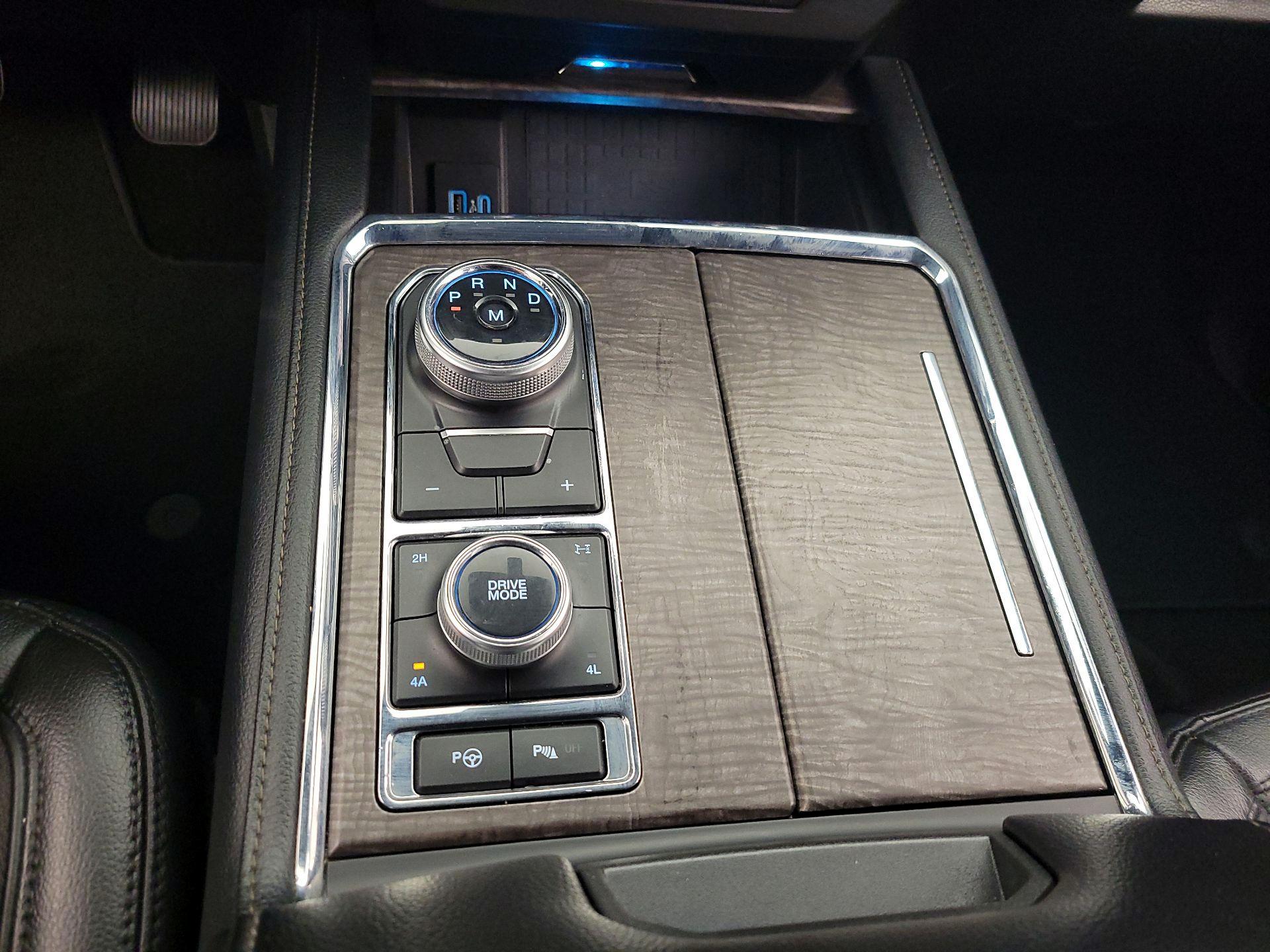 Thumbnail: 2020 Ford Expedition - 17