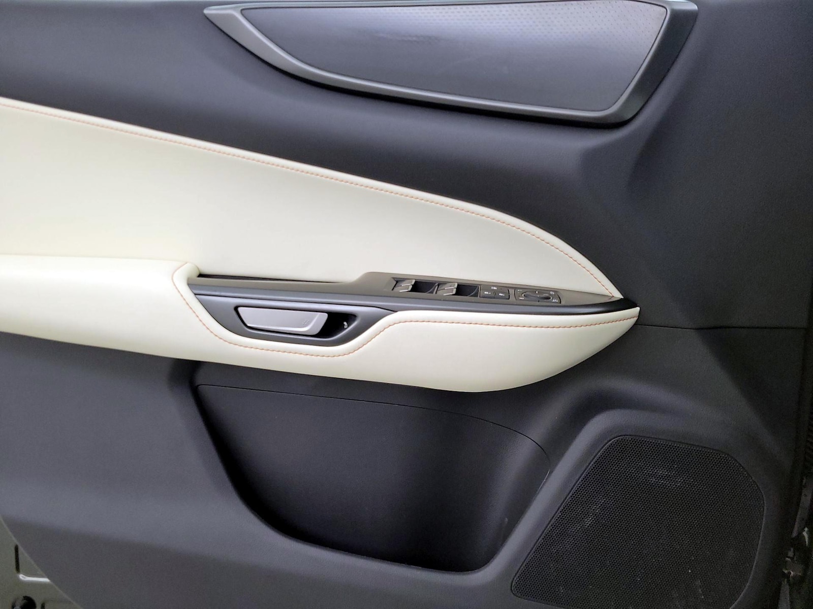 2024 Lexus NX 350 - Photo 13