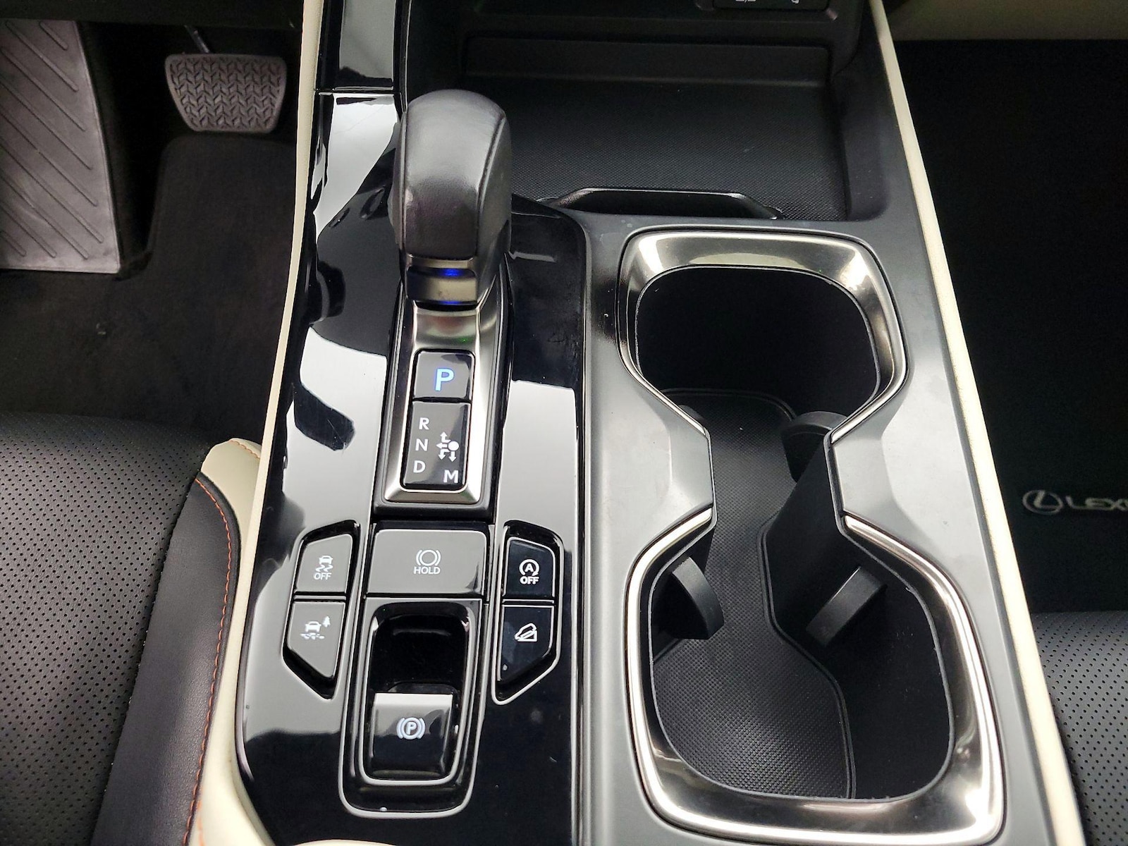 2024 Lexus NX 350 - Photo 18