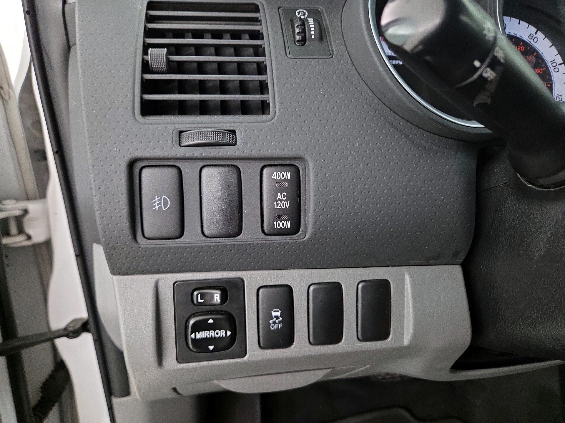 Thumbnail: 2015 Toyota Tacoma - 13
