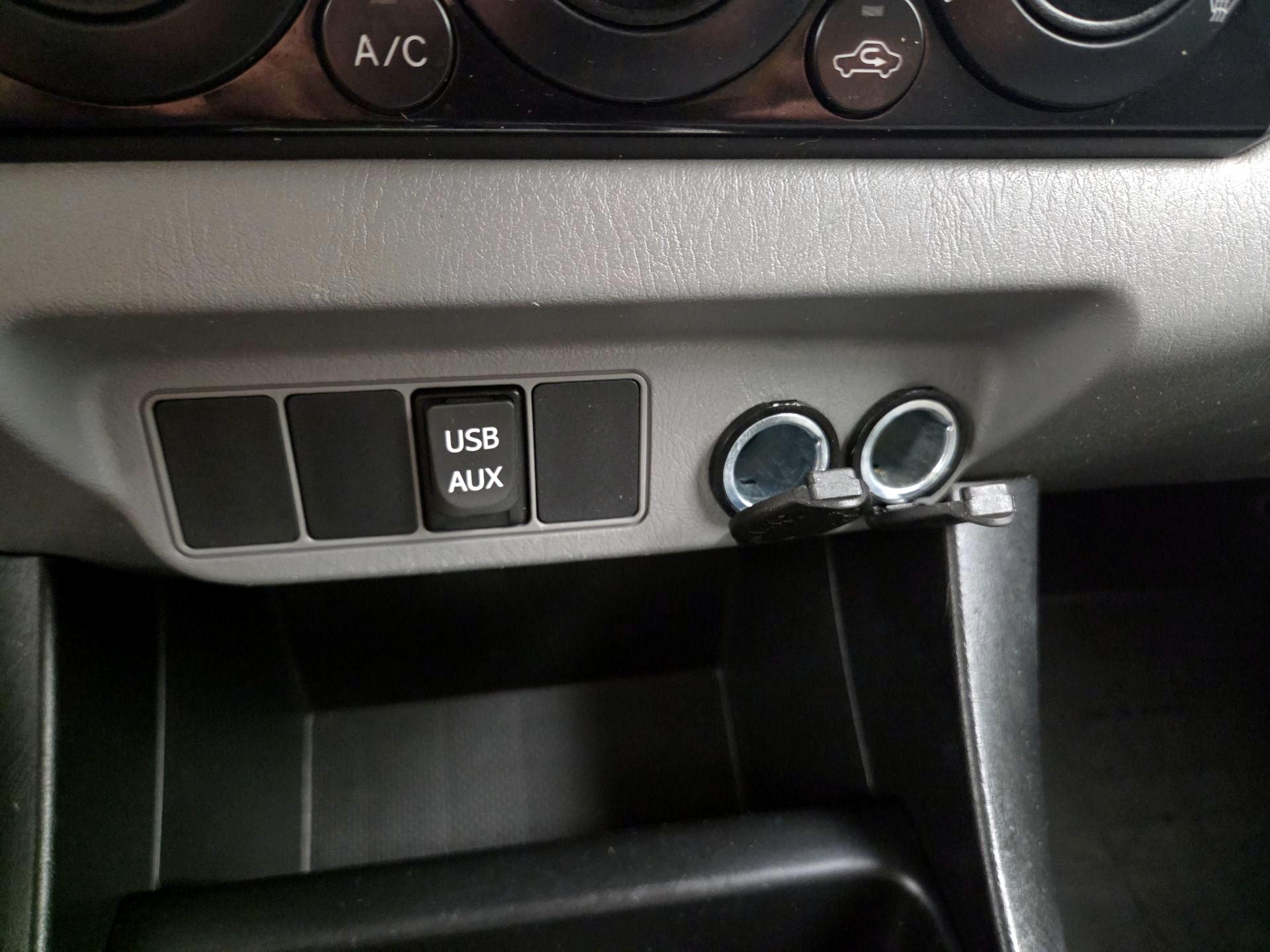 Thumbnail: 2015 Toyota Tacoma - 19