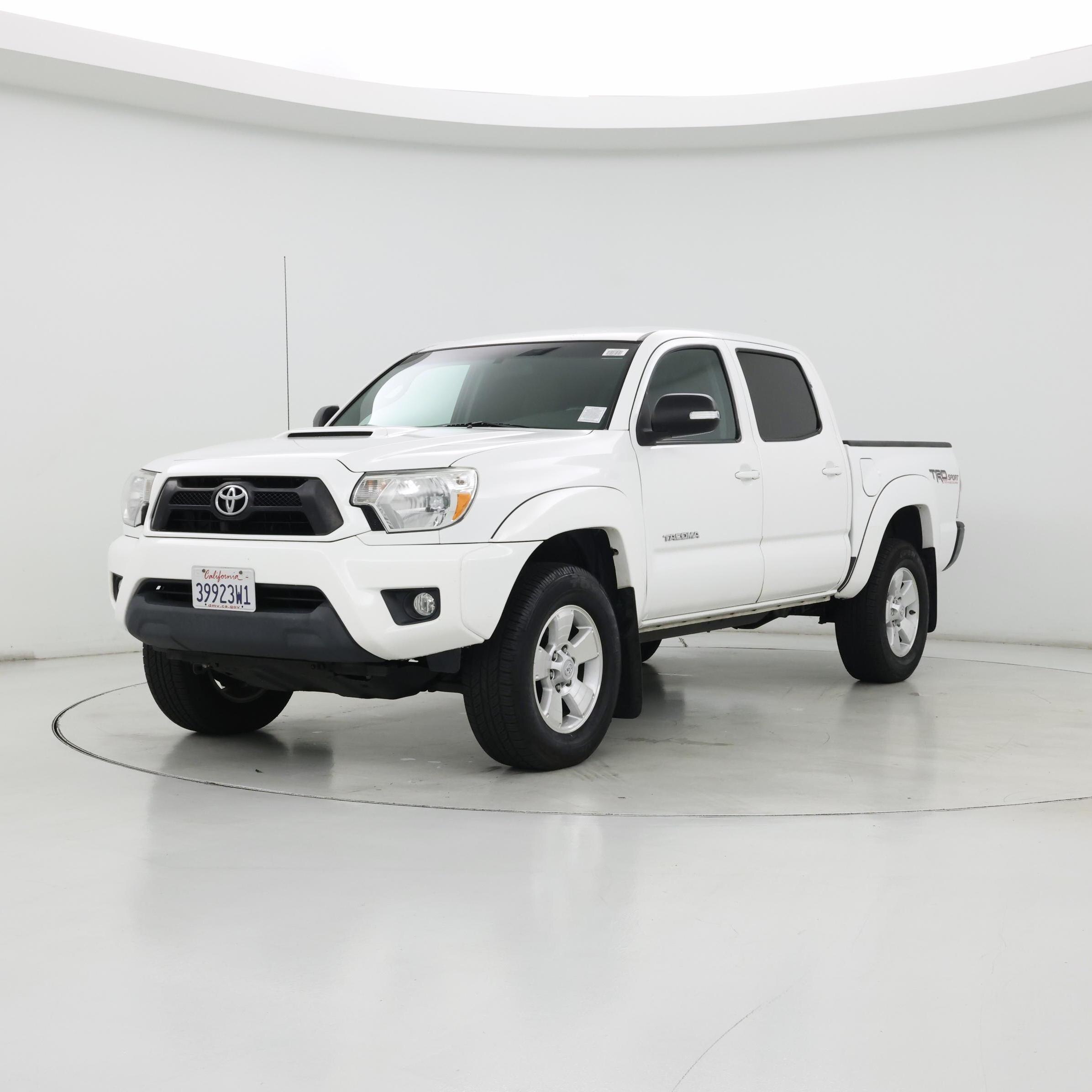 Thumbnail: 2015 Toyota Tacoma - 4