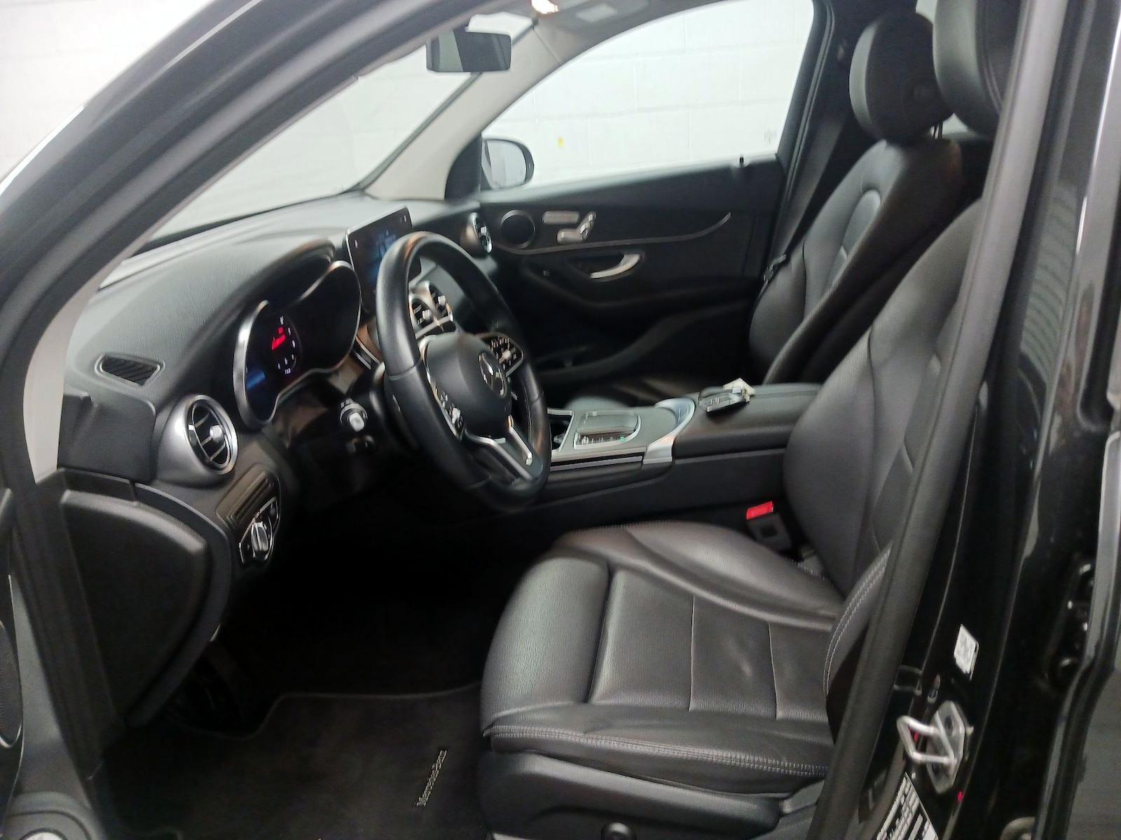 2022 Mercedes-Benz GLC GLC300 - Photo 12