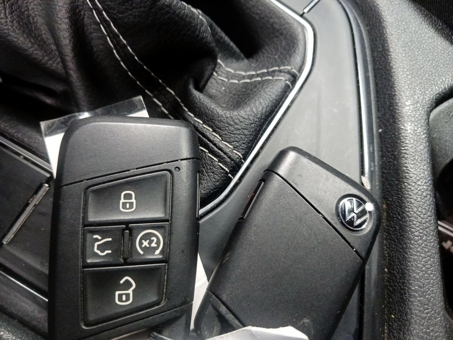 Thumbnail: 2022 Volkswagen Tiguan - 19